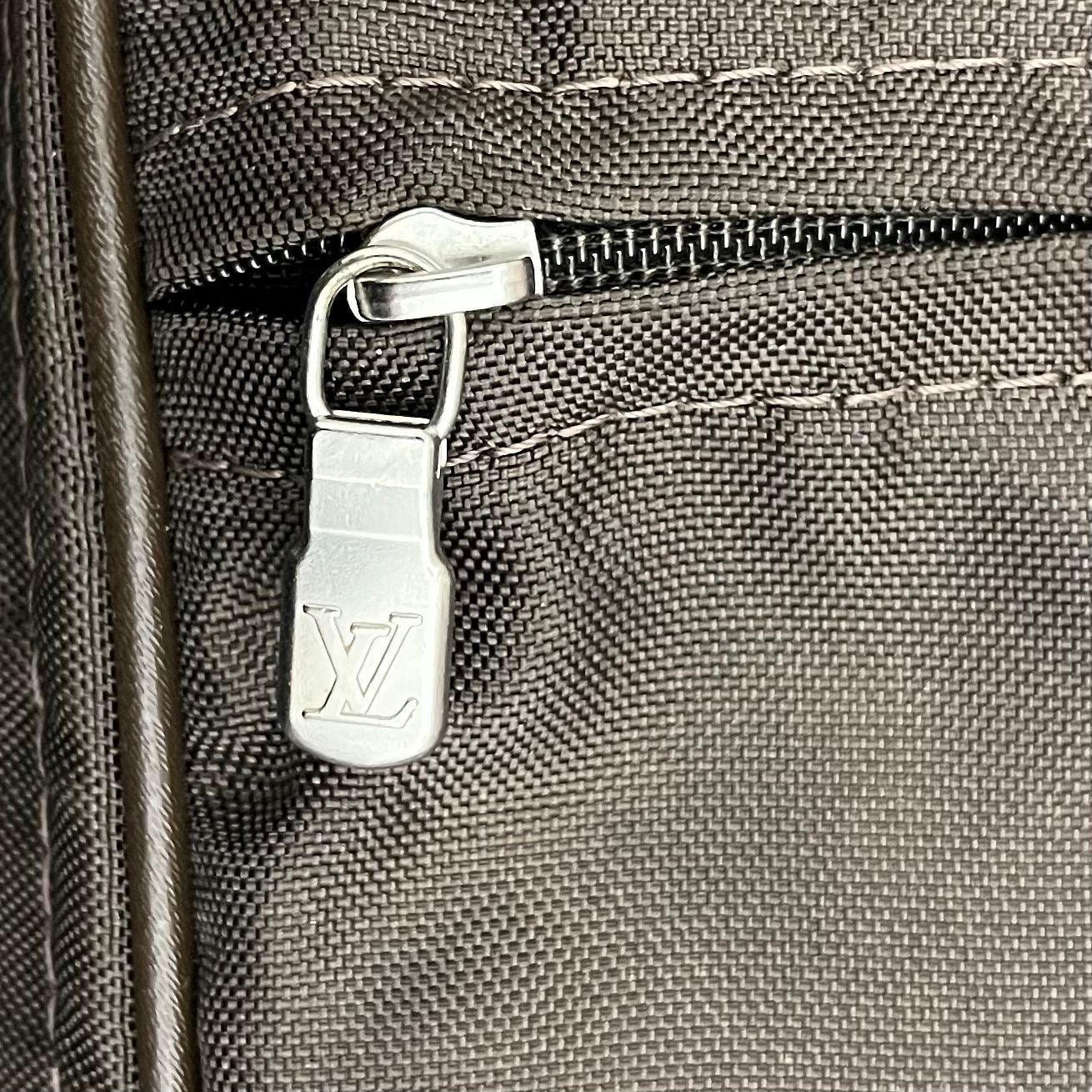 Louis Vuitton Pegase 45 Taiga Grizzly