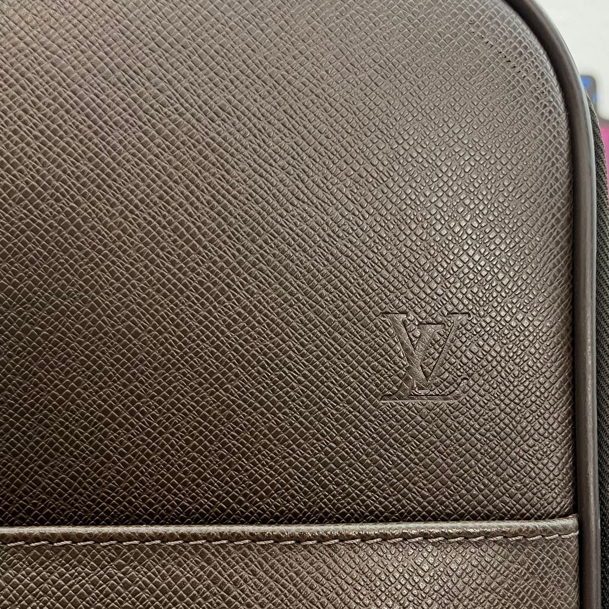 Louis Vuitton Pegase 45 Taiga Grizzly