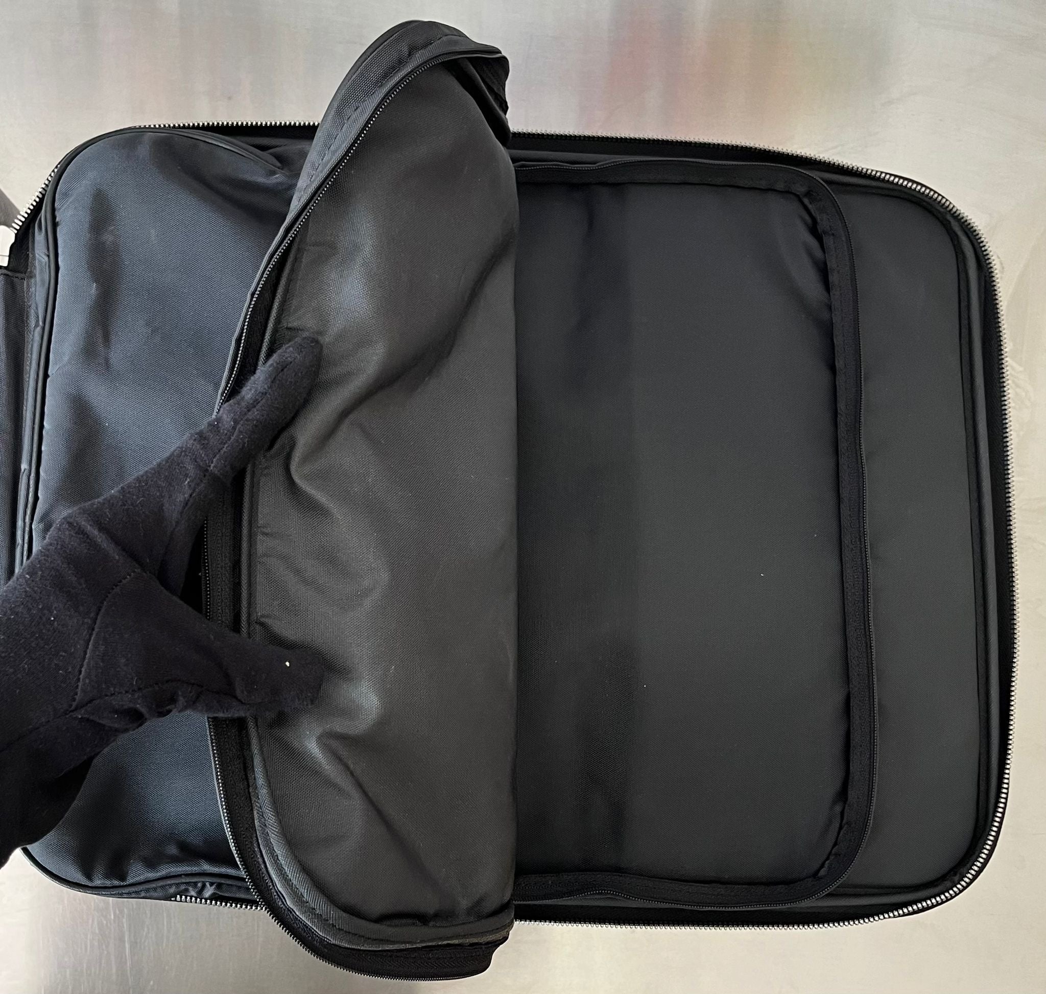 Louis Vuitton Pegase 50 Taiga
