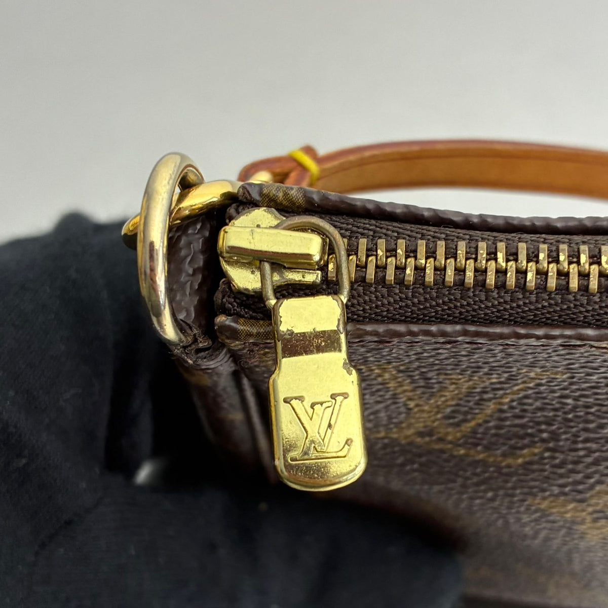 Louis Vuitton Pochette Accessoires Monogram von 1999