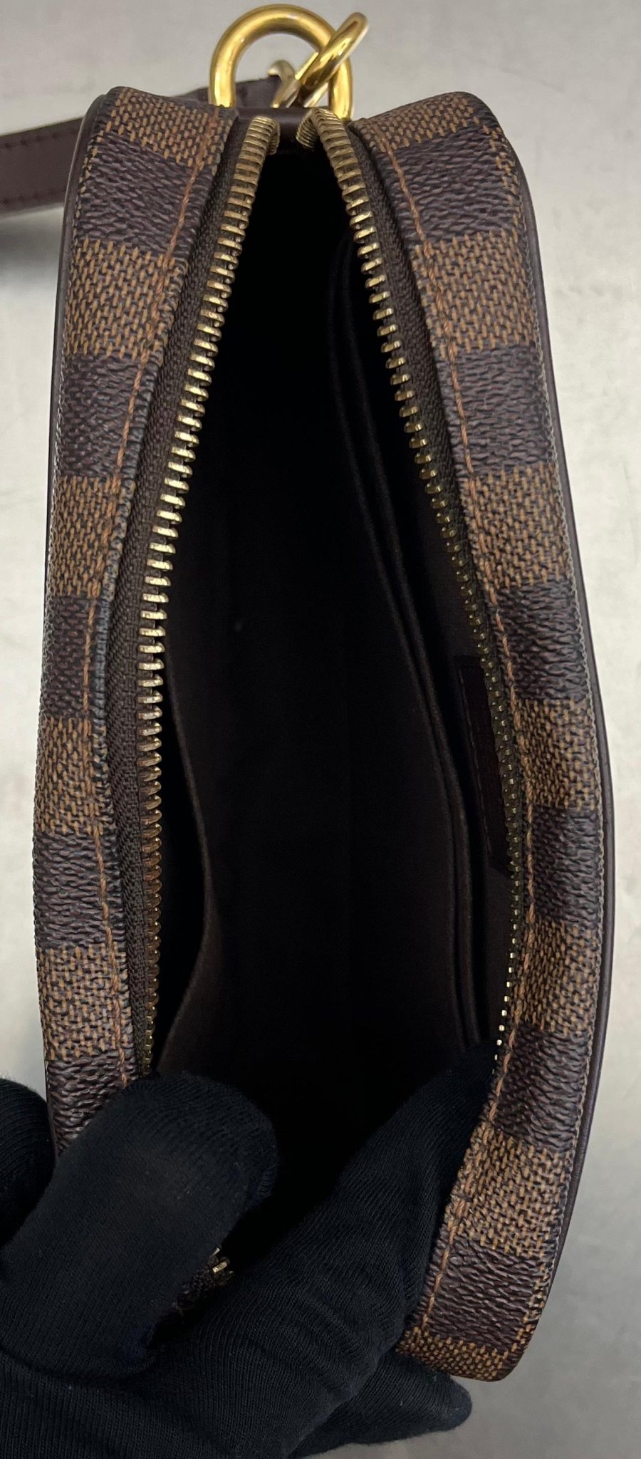 Louis Vuitton Pochette Billets Damier