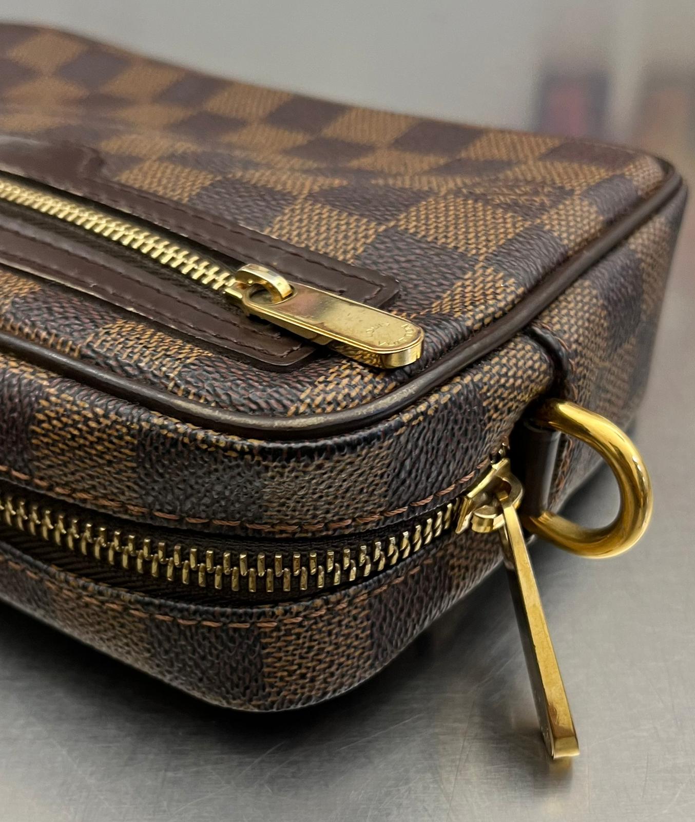 Louis Vuitton Pochette Billets Damier