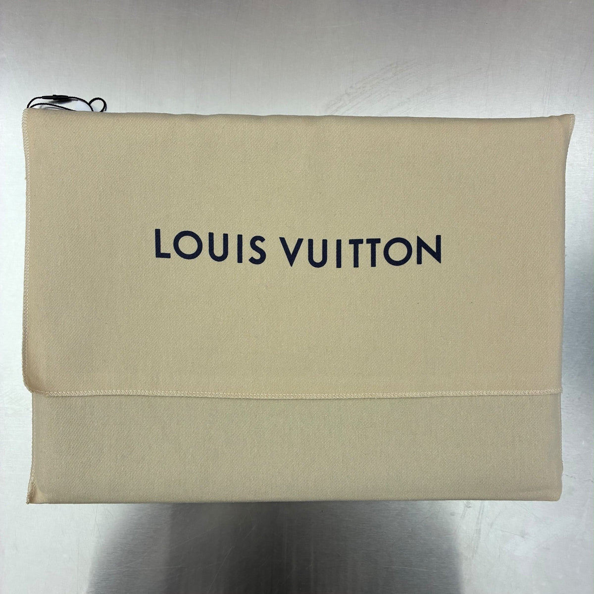 Louis Vuitton Pochette Discovery Shodow GM