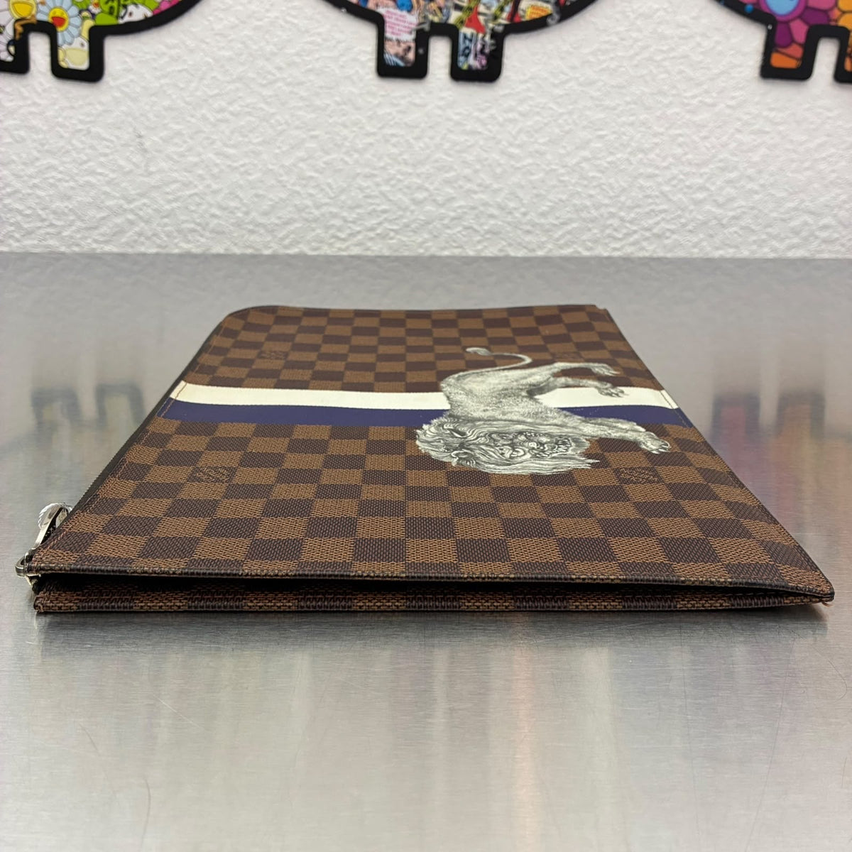 Louis Vuitton Pochette Jour GM, Chapman Brothers Wildlife Kollektion (Frühjahr/Sommer 2017).