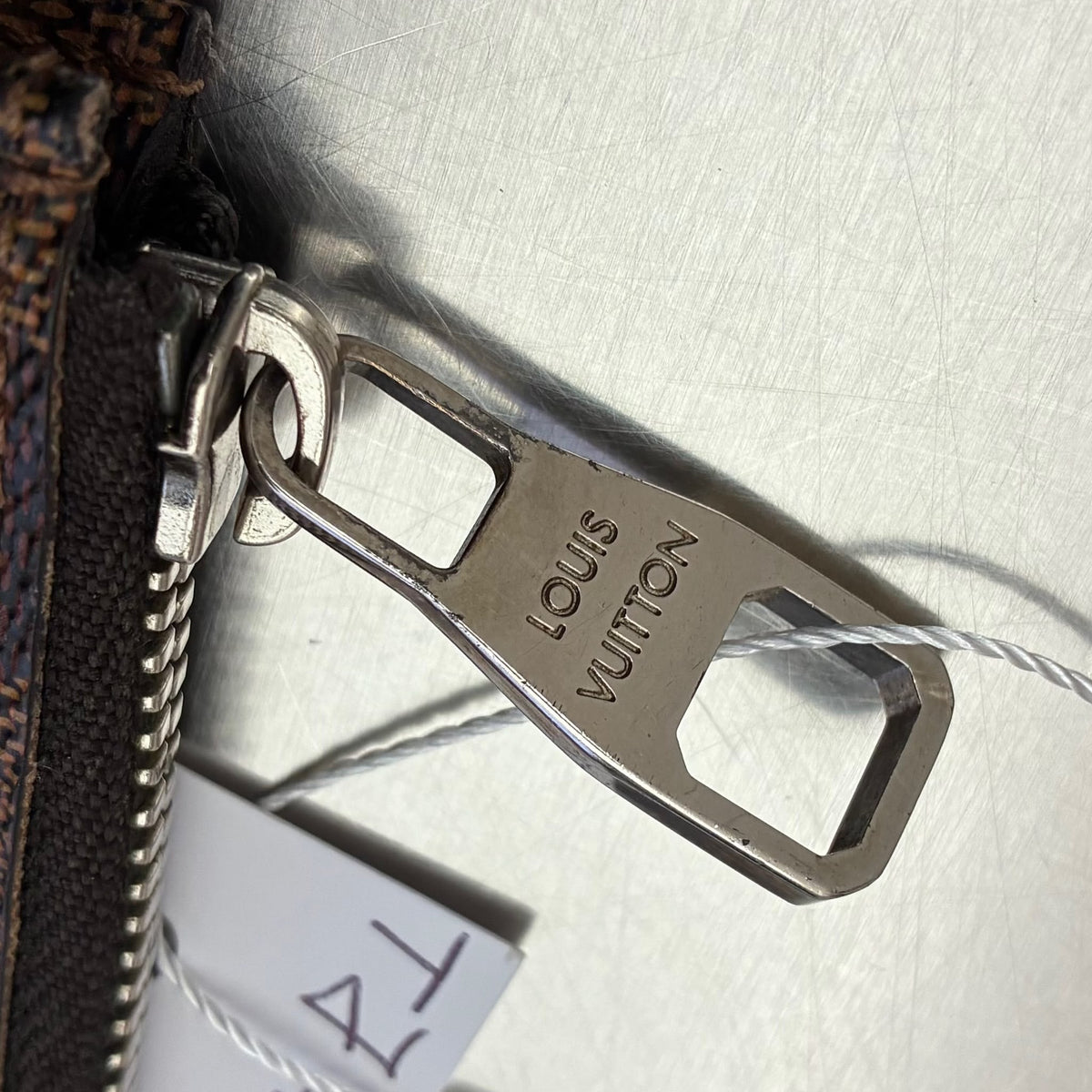 Louis Vuitton Pochette Jour GM, Chapman Brothers Wildlife Kollektion (Frühjahr/Sommer 2017).