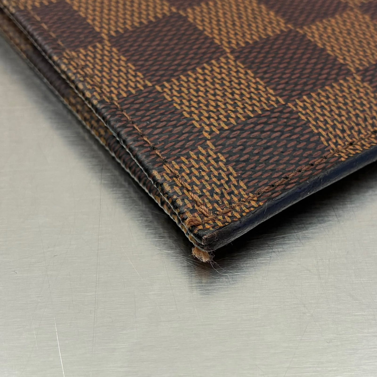 Louis Vuitton Pochette Jour GM, Chapman Brothers Wildlife Kollektion (Frühjahr/Sommer 2017).