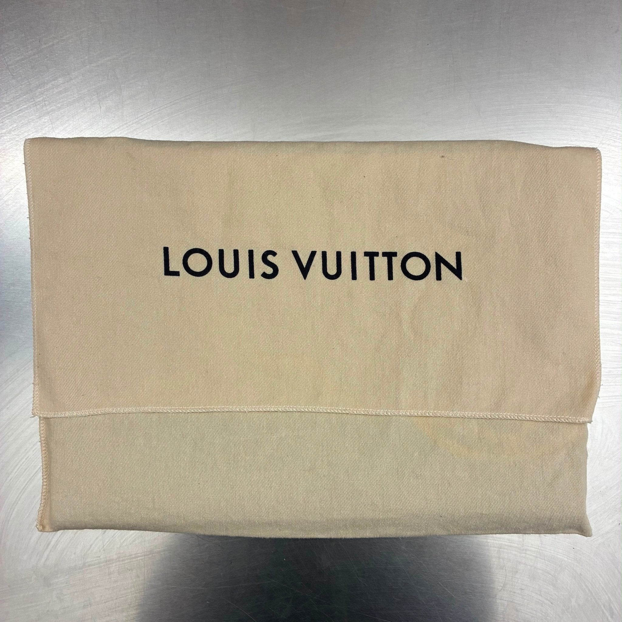 Louis Vuitton Pochette Jour GM Epi