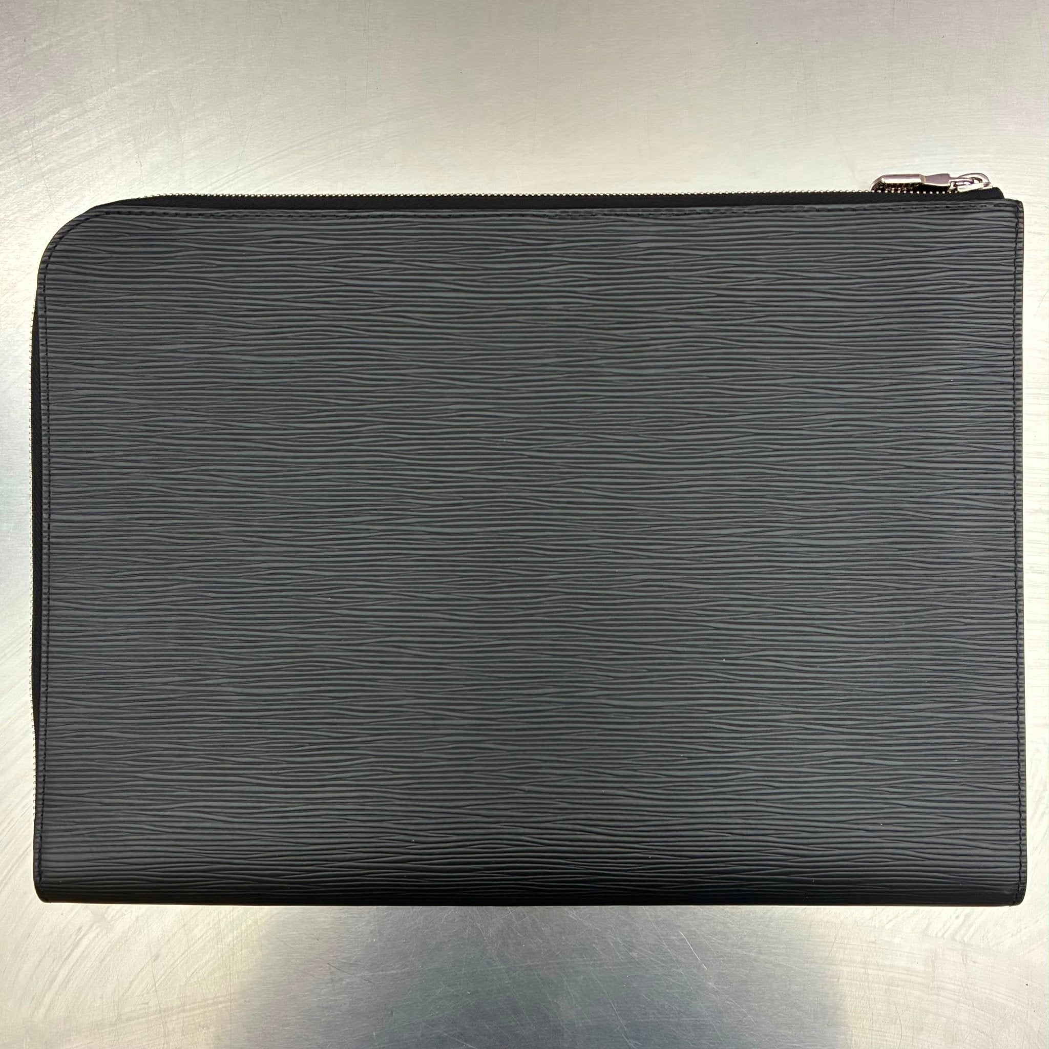 Louis Vuitton Pochette Jour GM Epi