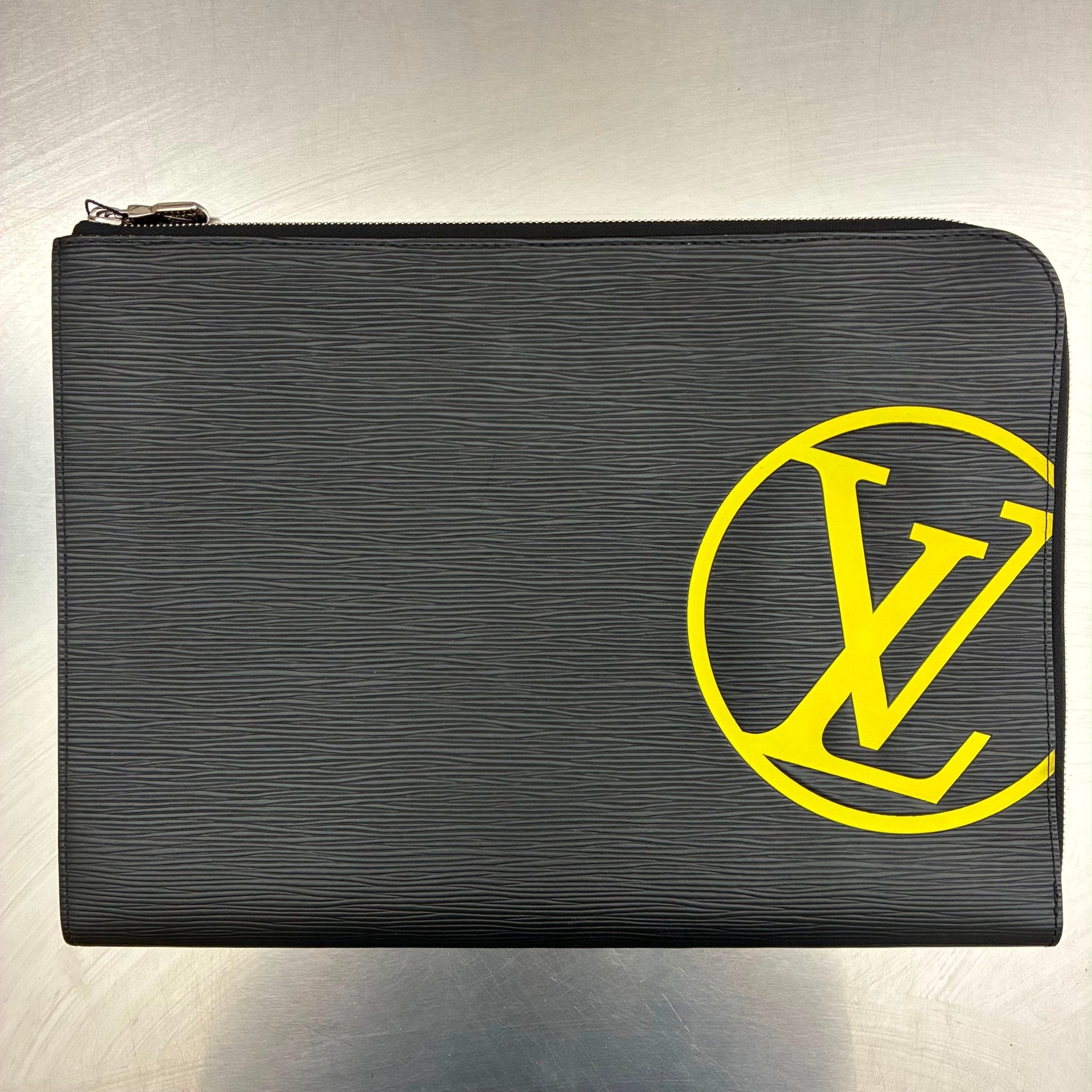 Louis Vuitton Pochette Jour GM Epi