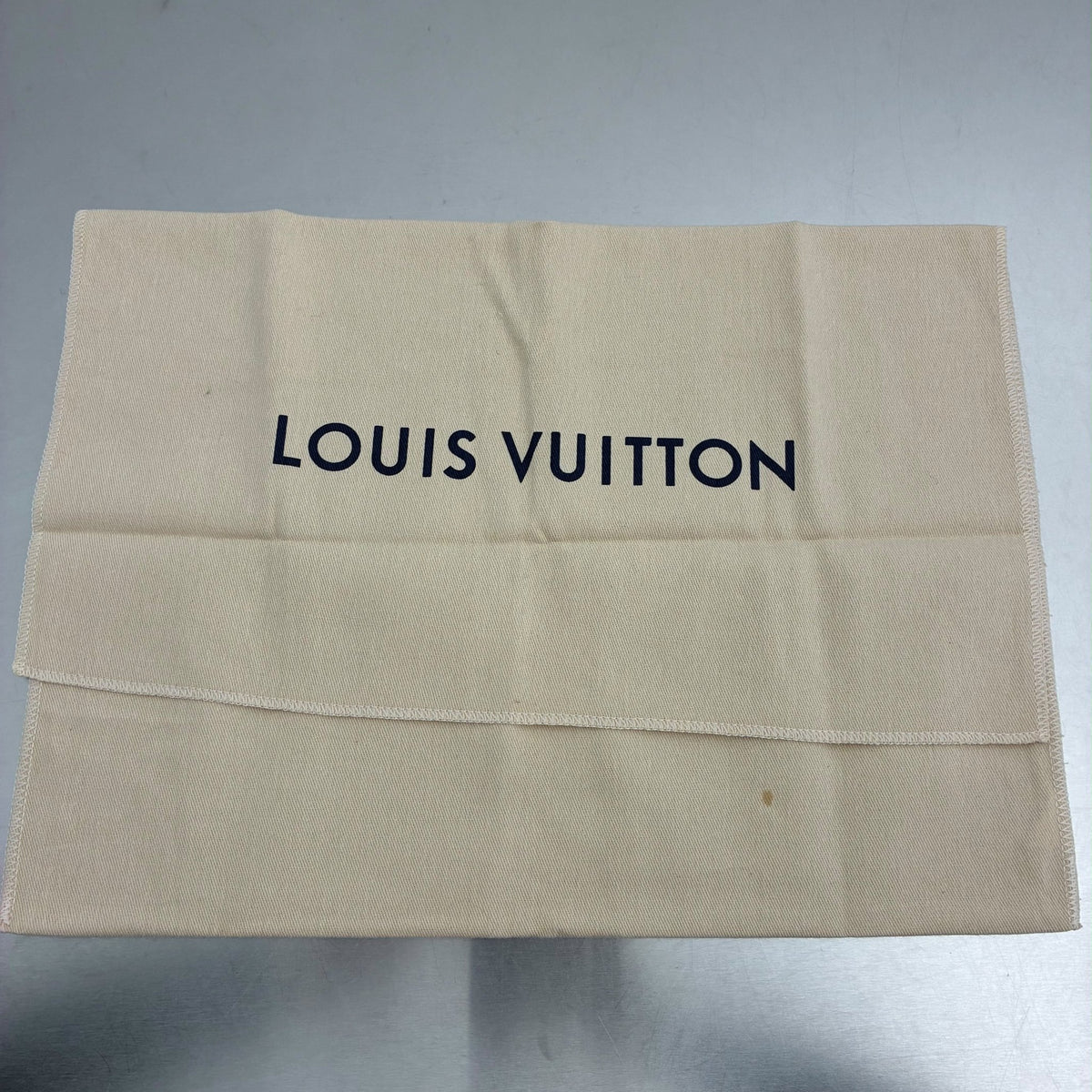 Louis Vuitton Pochette Jour GM Epi x FIFA World Cup 2018, limitierte Kollektion