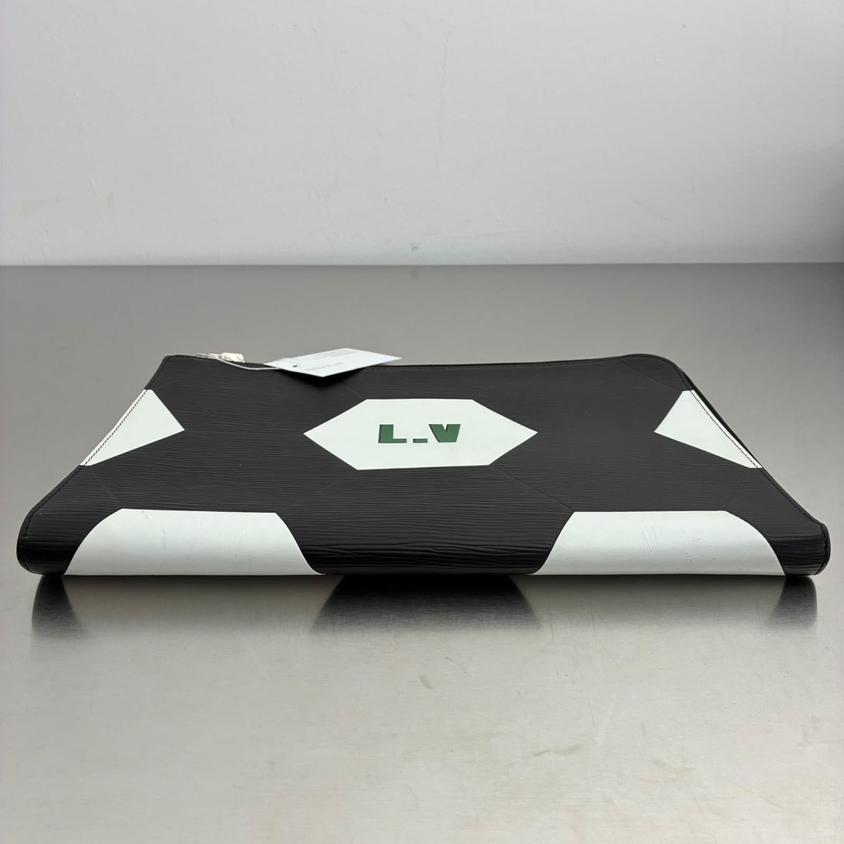 Louis Vuitton Pochette Jour GM Epi x FIFA World Cup 2018, limitierte Kollektion