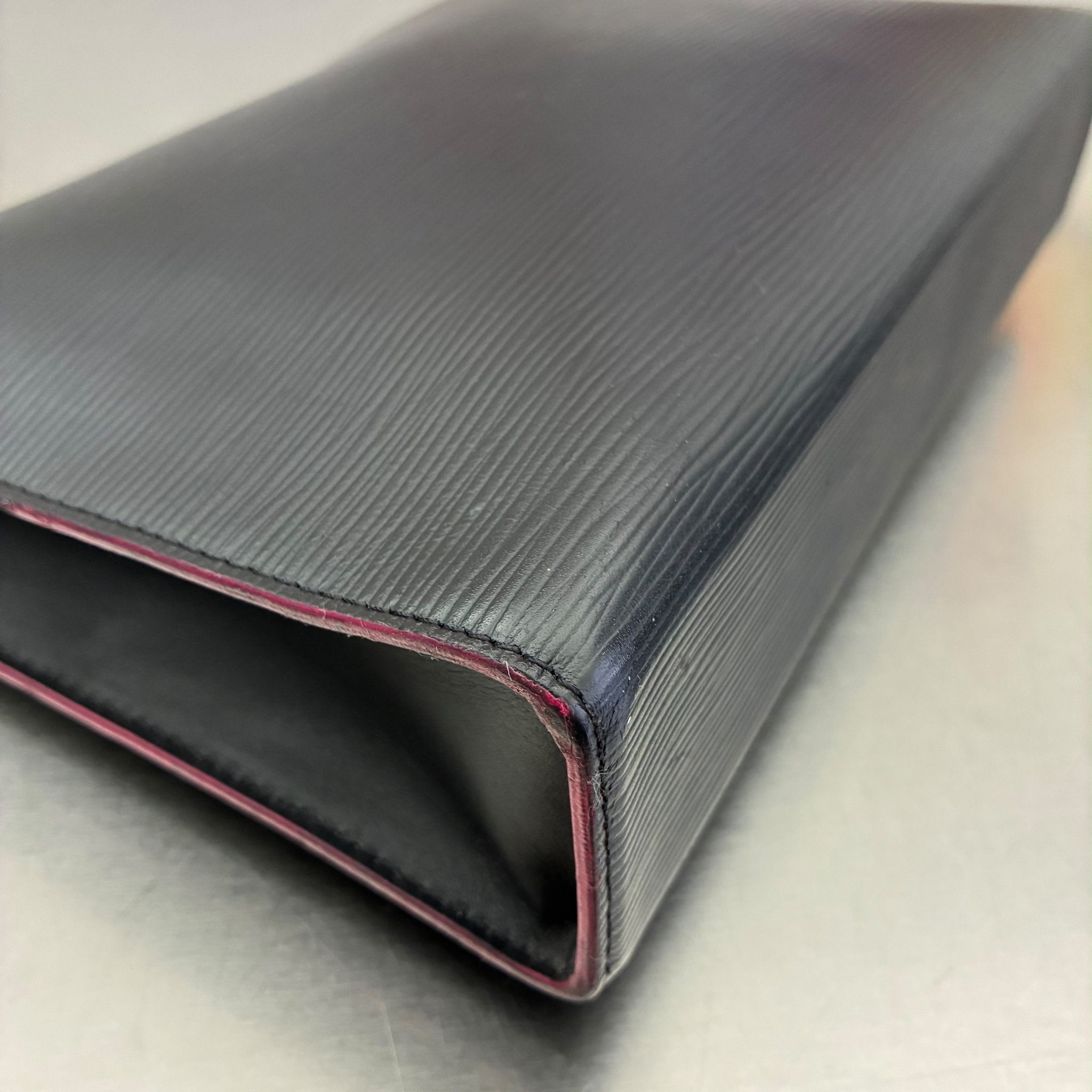 Louis Vuitton Pochette Toilette MM Epi
