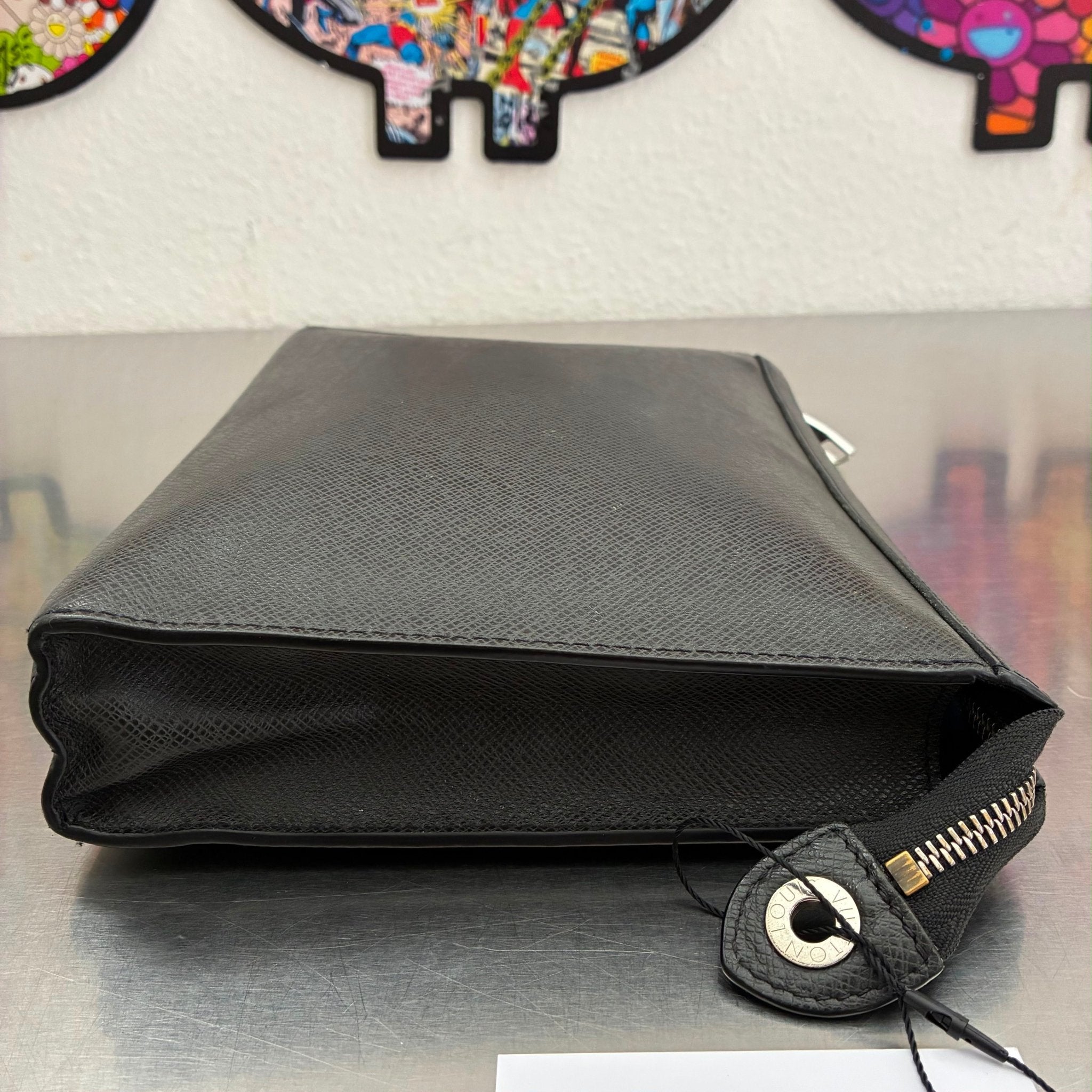 Louis Vuitton Pochette Voyage MM Taiga