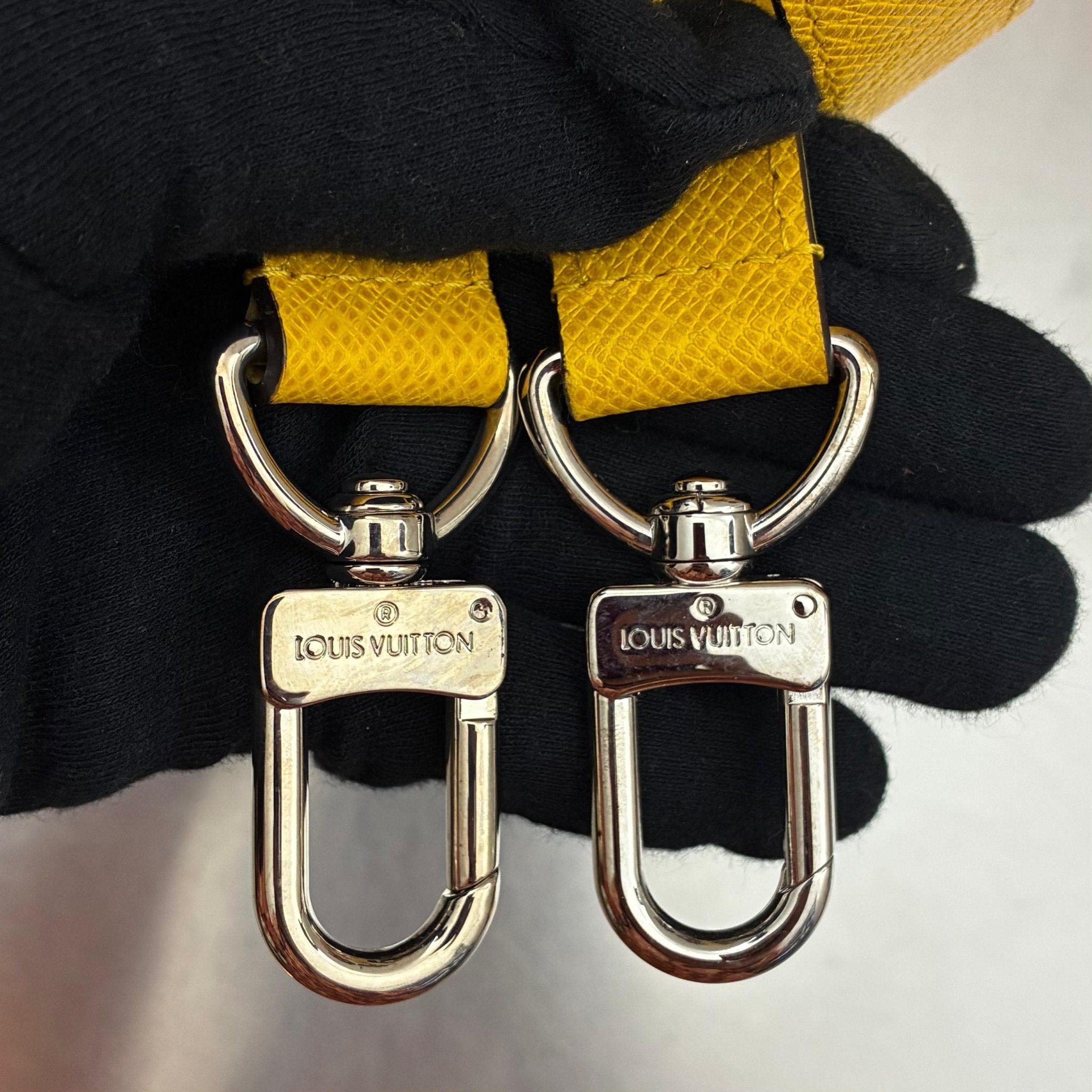 Louis Vuitton Port Documents Voyage Taiga