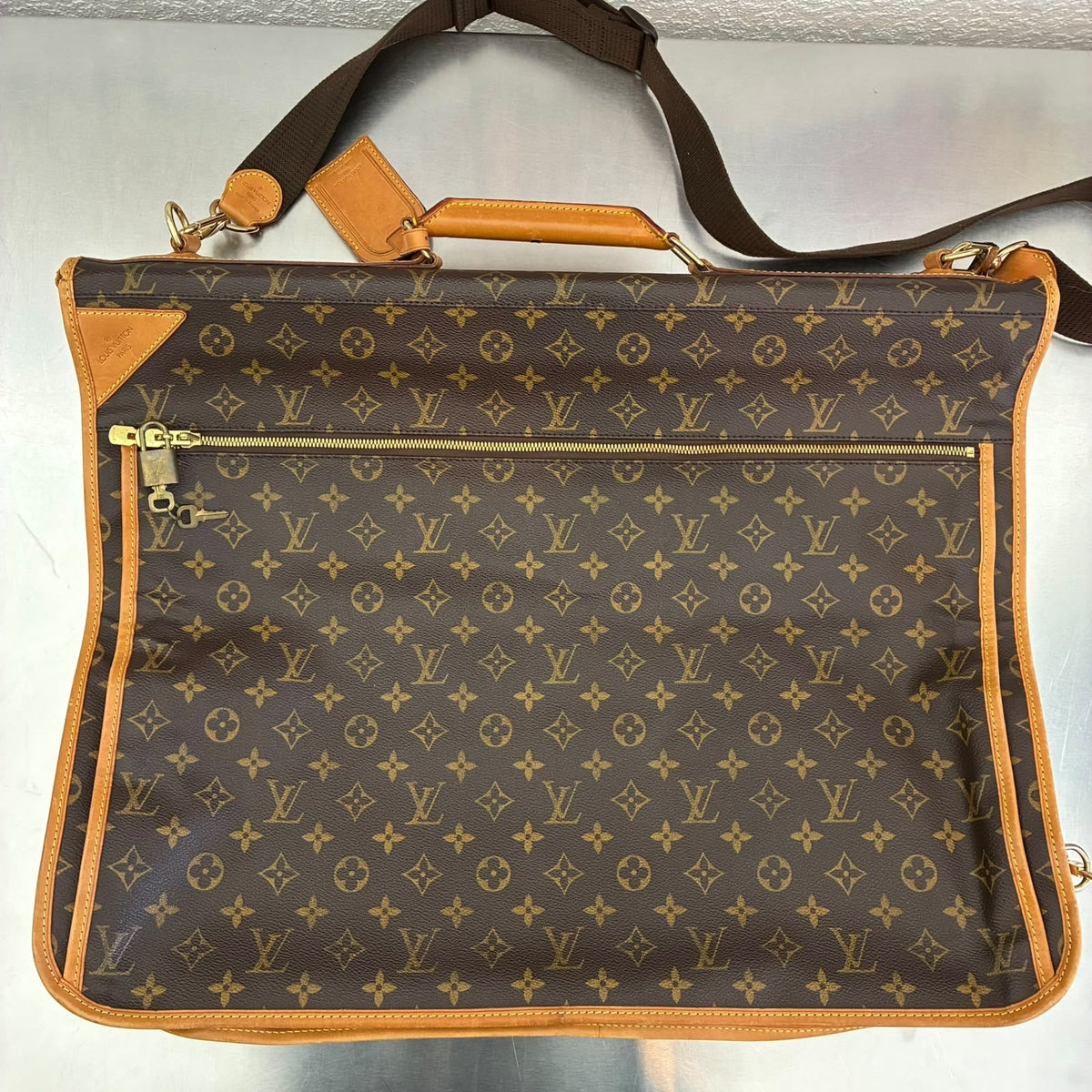 Louis Vuitton Portable Cabin Monogam Kleiderhülle