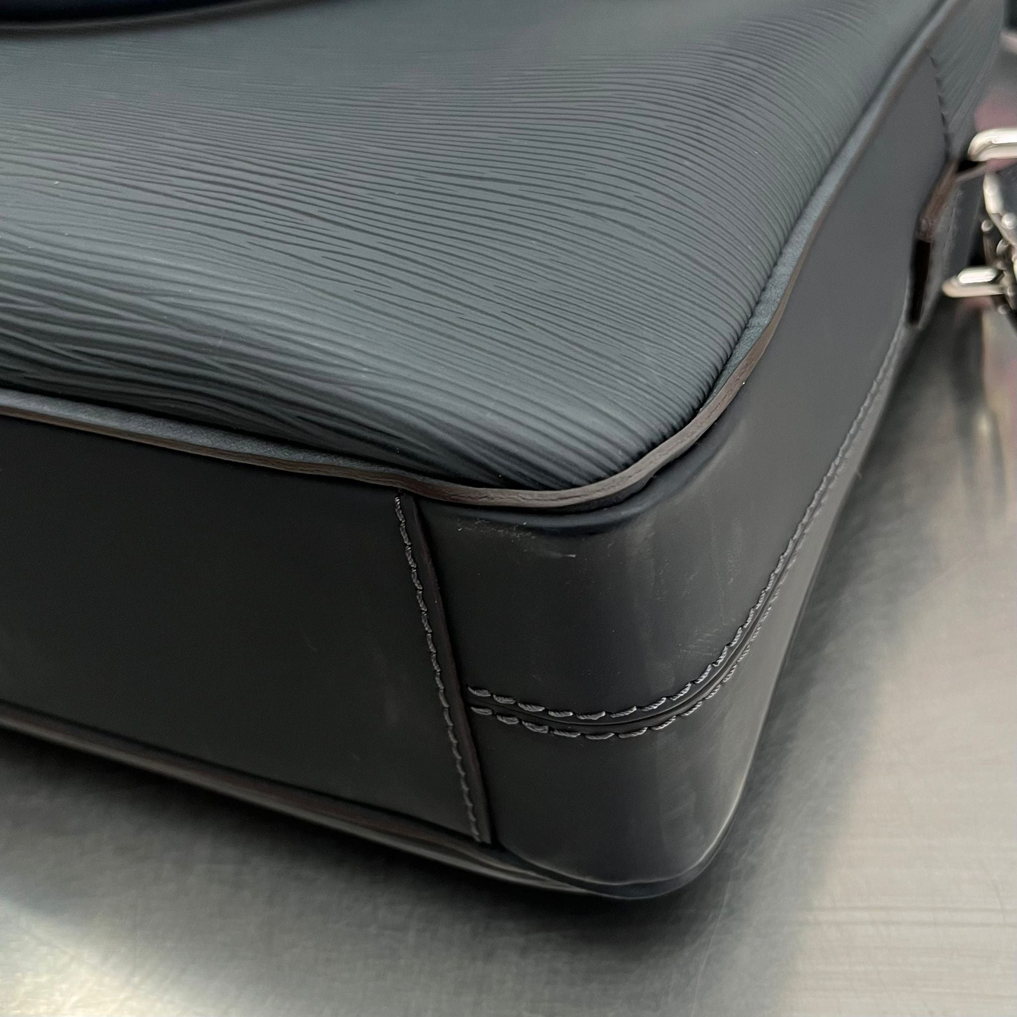 Louis Vuitton Porte Documents Epi