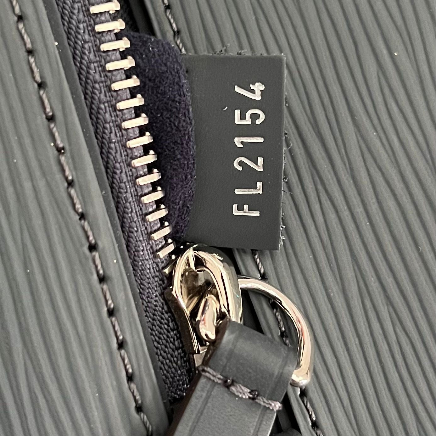 Louis Vuitton Porte Documents Epi