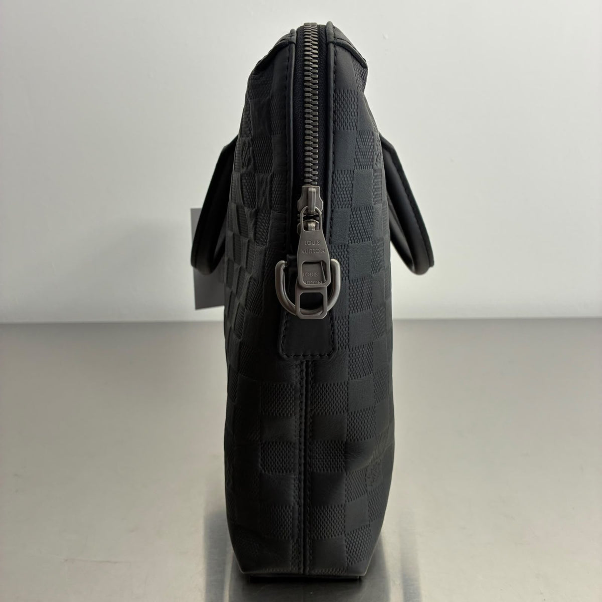 Louis Vuitton Porte Documents Jour Voyage Damier Infini
