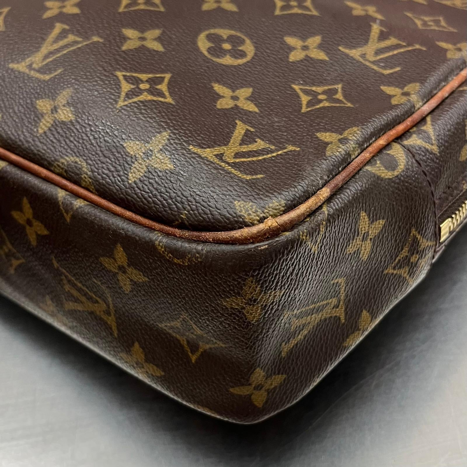 Louis Vuitton Porte Documents Pegase Monogram