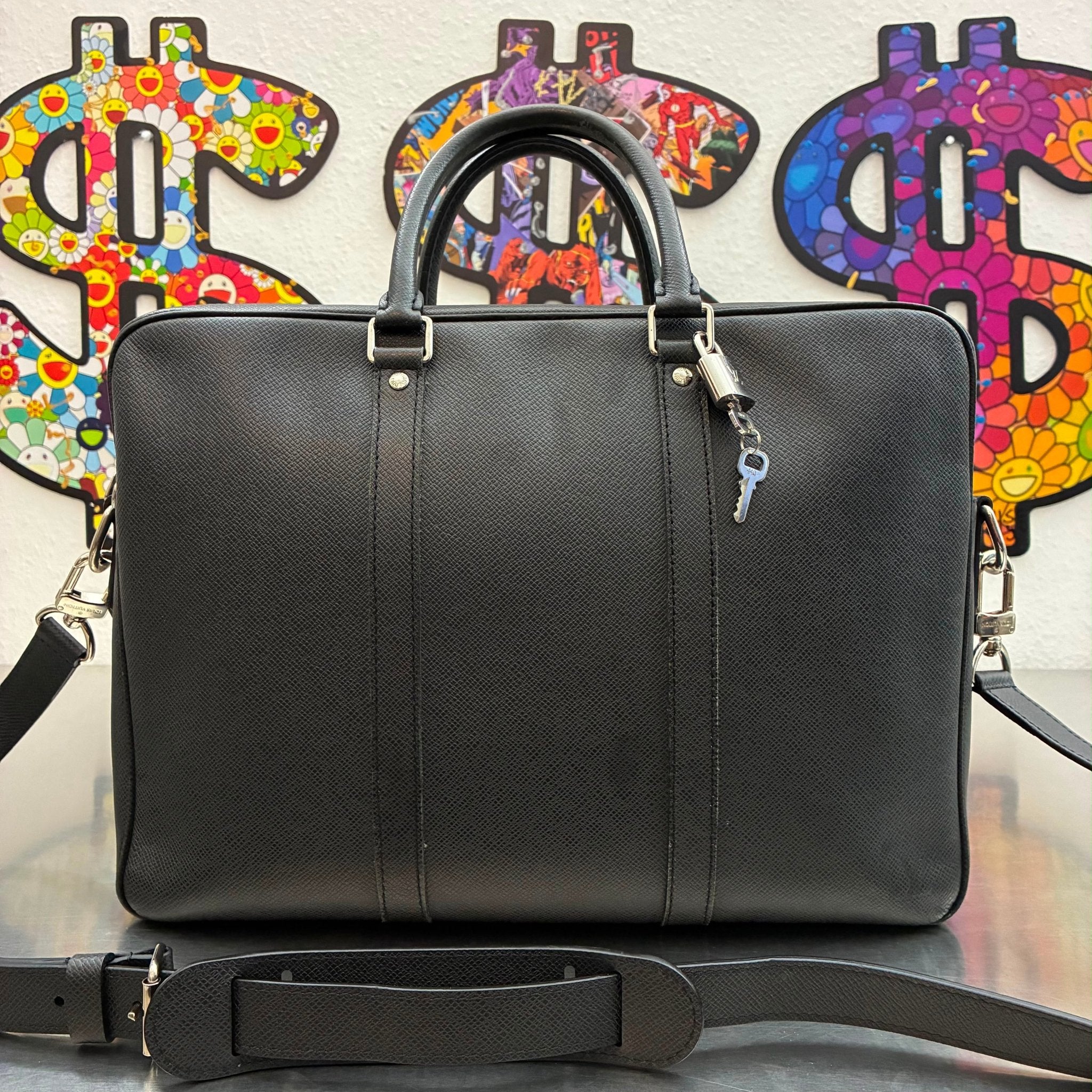 Louis Vuitton Porte Documents Taiga