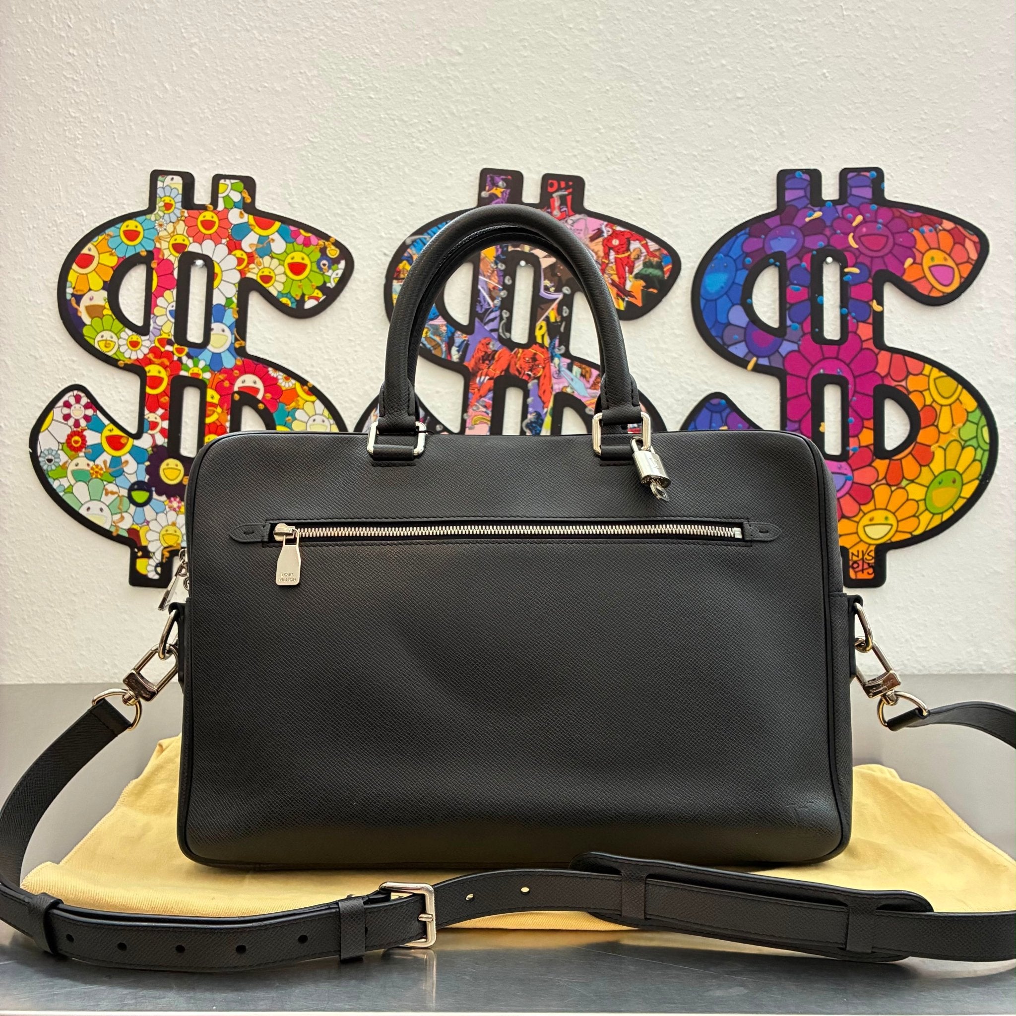 Louis Vuitton Porte Documents Taiga