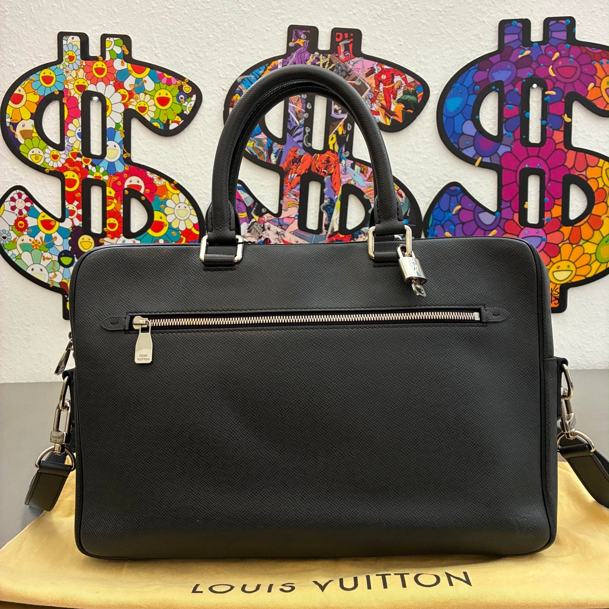 Louis Vuitton Porte Documents Taiga