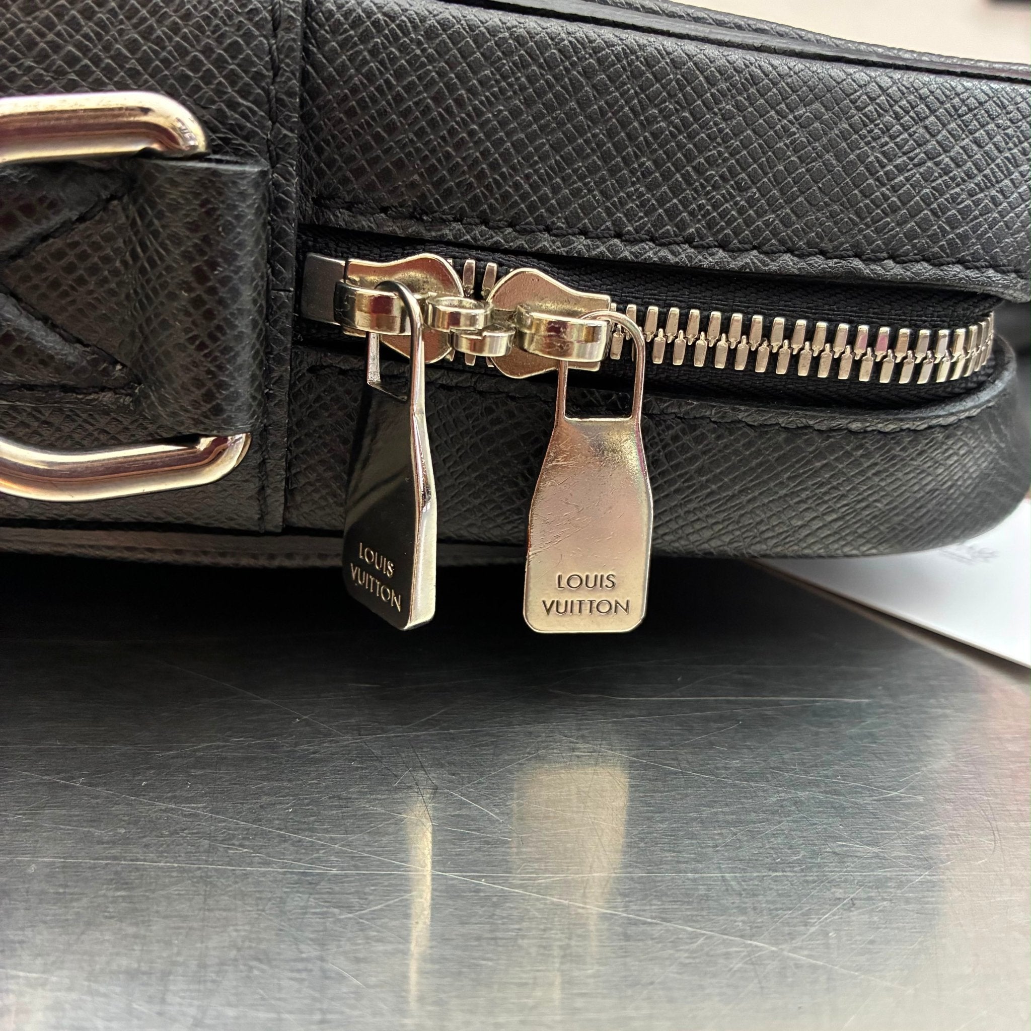 Louis Vuitton Porte Documents Taiga
