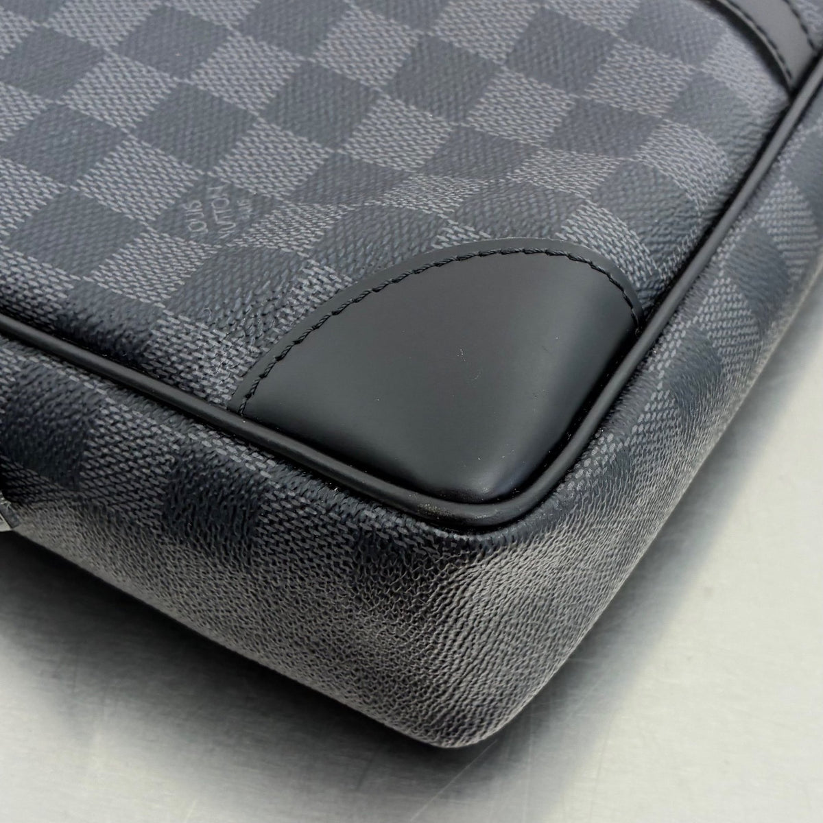 Louis Vuitton Porte Documents Voyage Damier Graphite