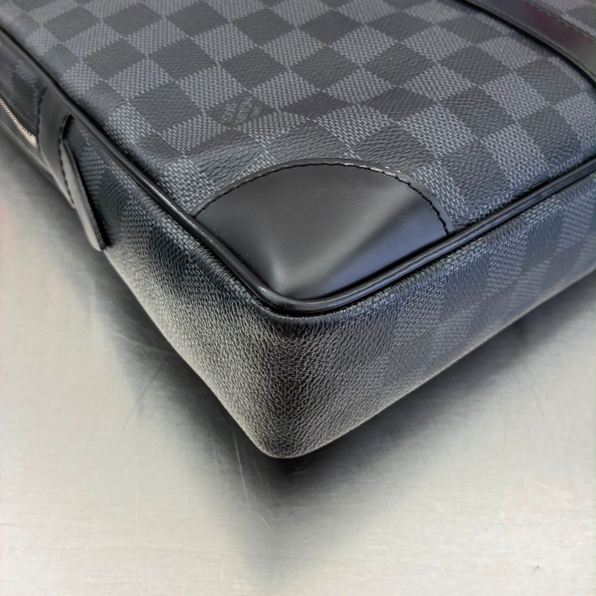 Louis Vuitton Porte Documents Voyage Damier Graphite
