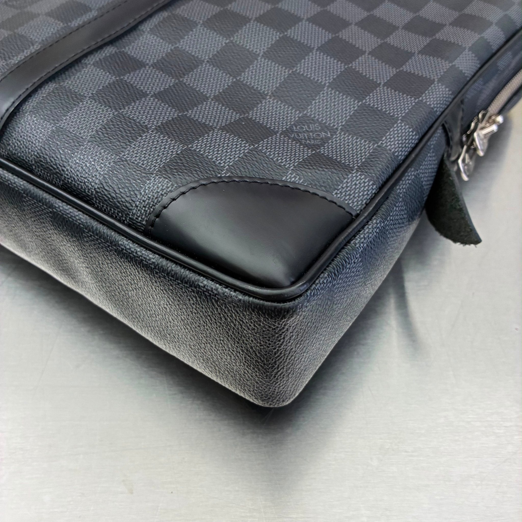 Louis Vuitton Porte Documents Voyage Damier Graphite