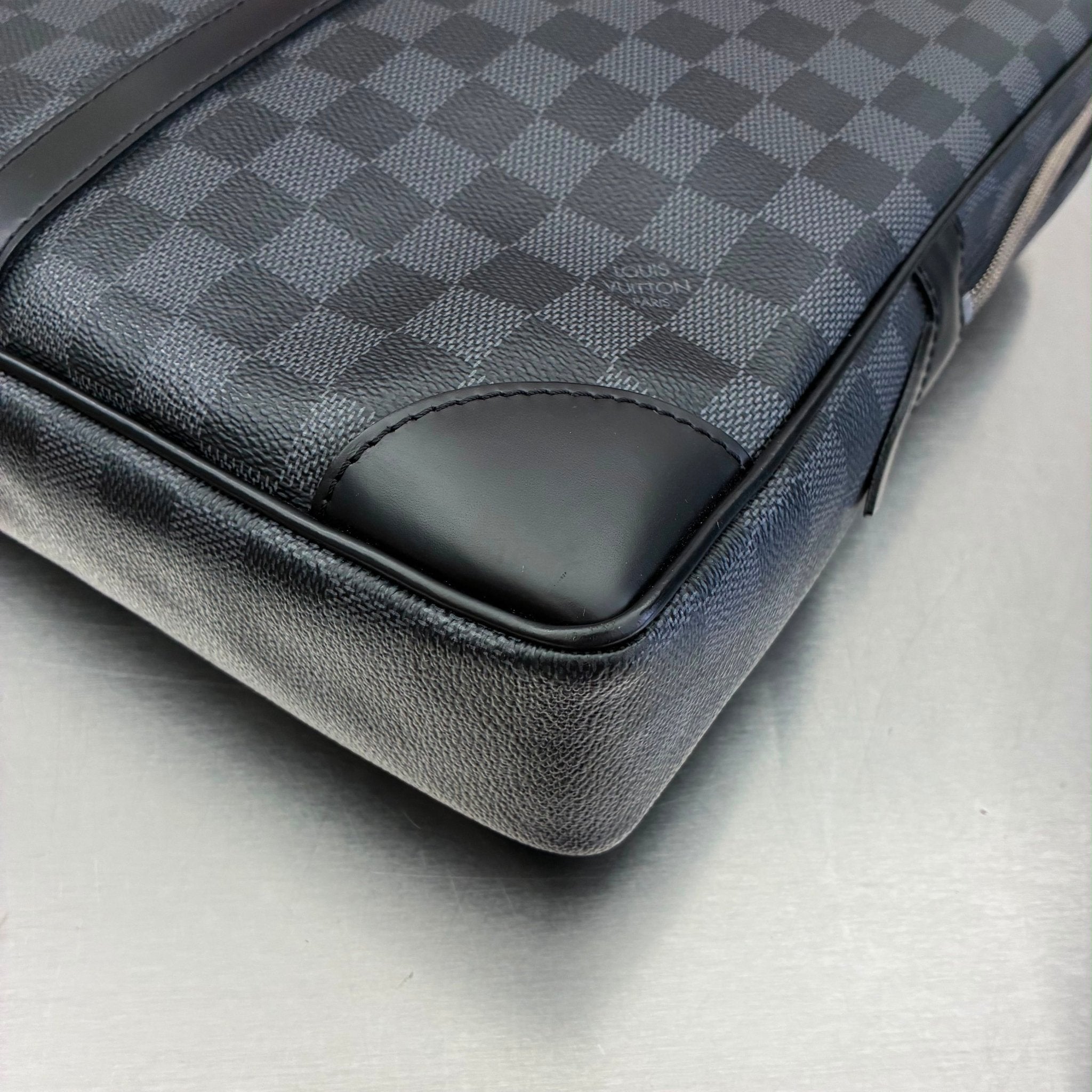 Louis Vuitton Porte Documents Voyage Damier Graphite