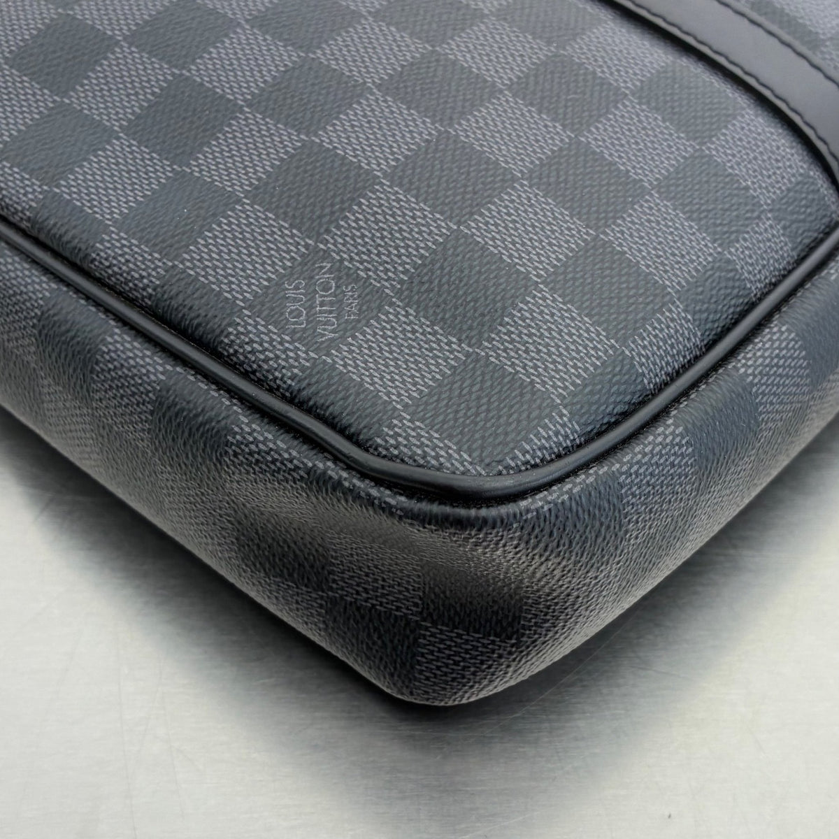 Louis Vuitton Porte Documents Voyage Damier Graphite