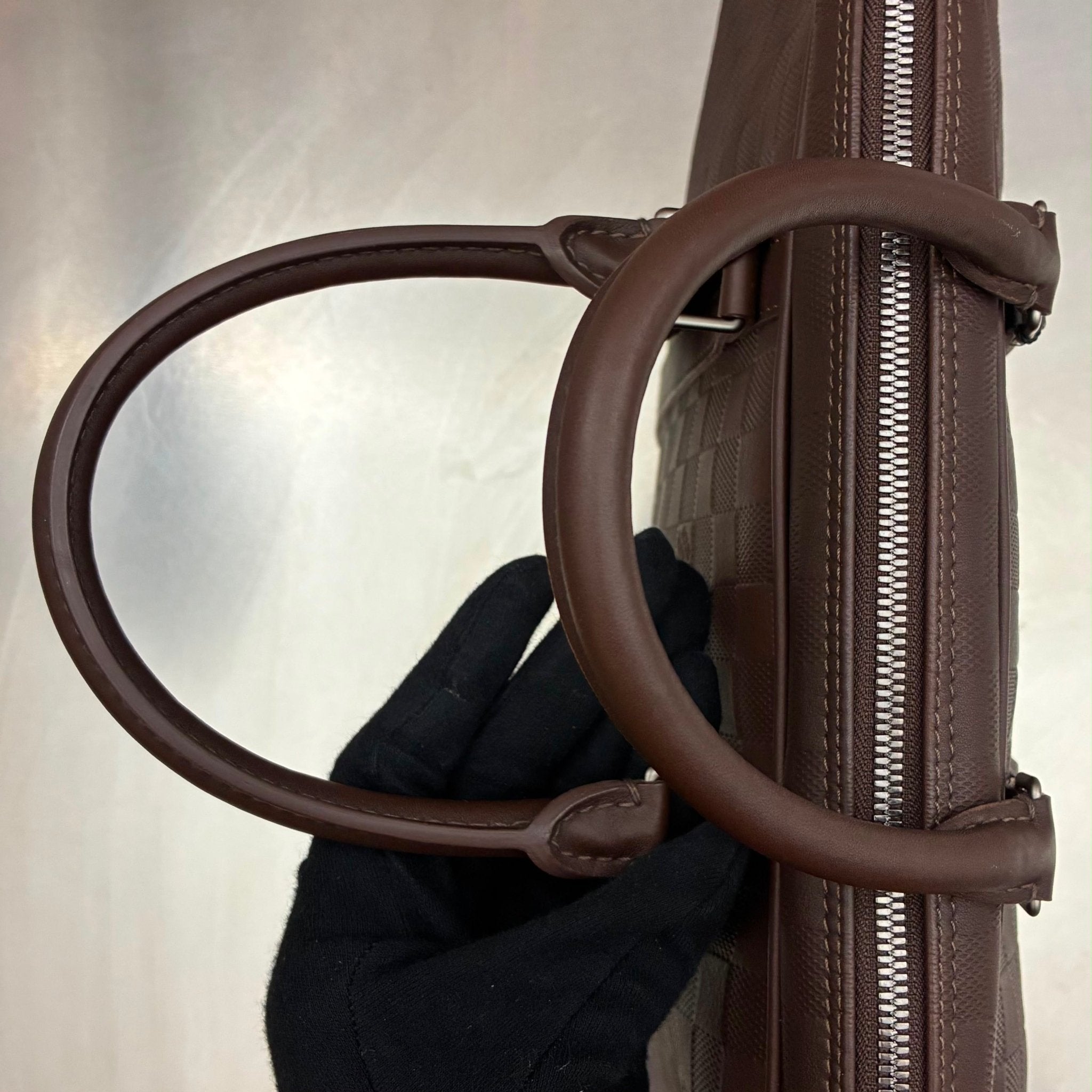 Louis Vuitton Porte Documents Voyage Damier Infini