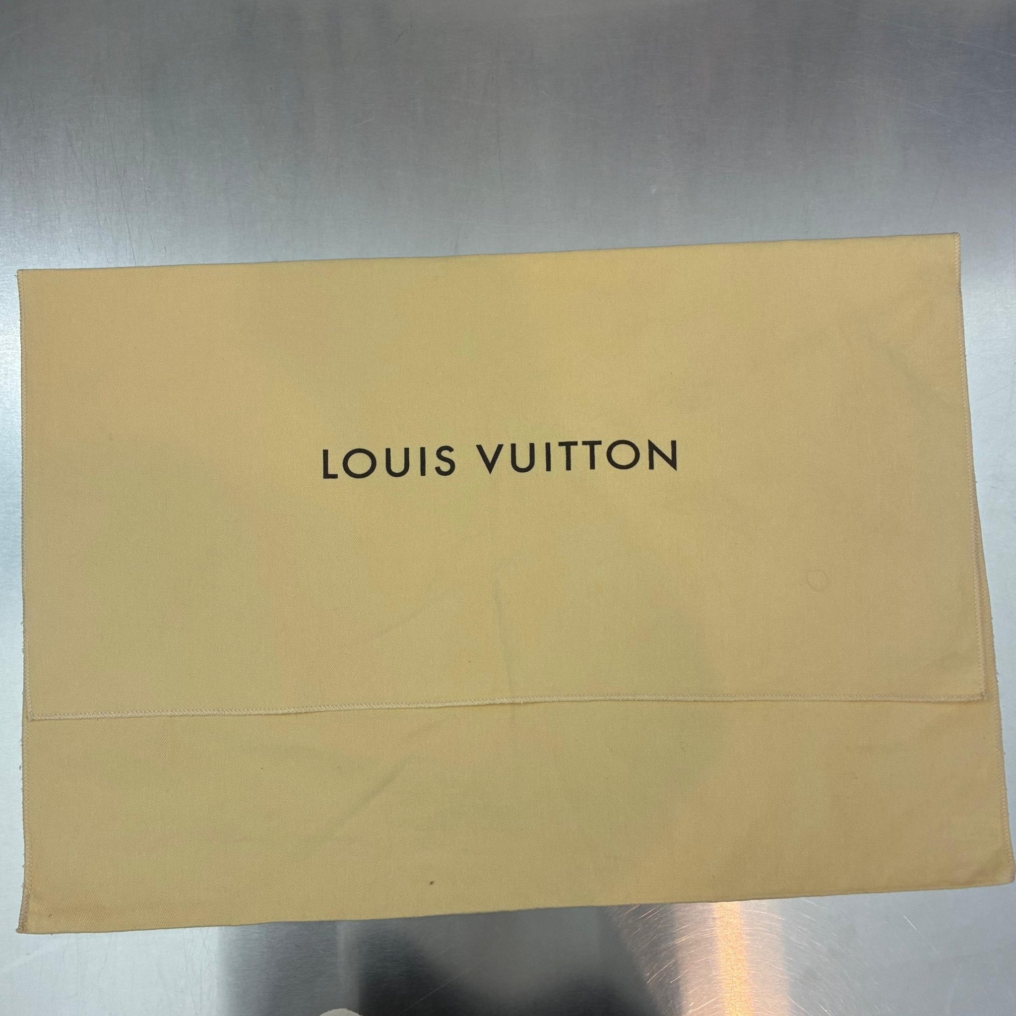 Louis Vuitton Porte Documents Voyage Epi