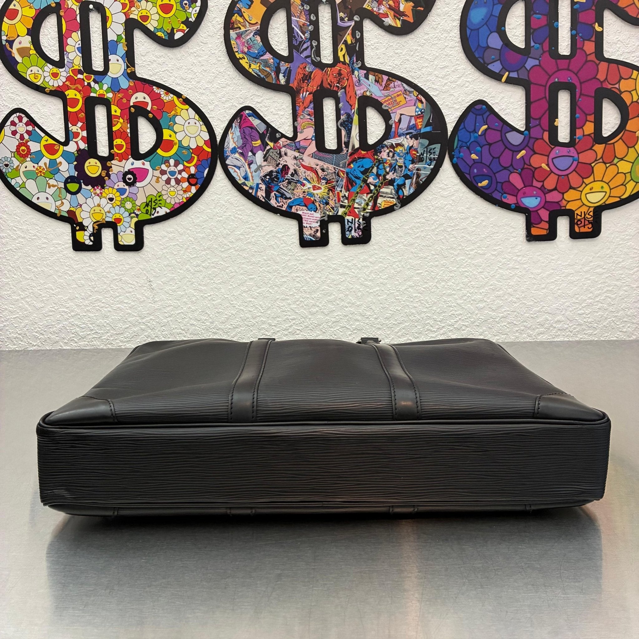 Louis Vuitton Porte Documents Voyage Epi