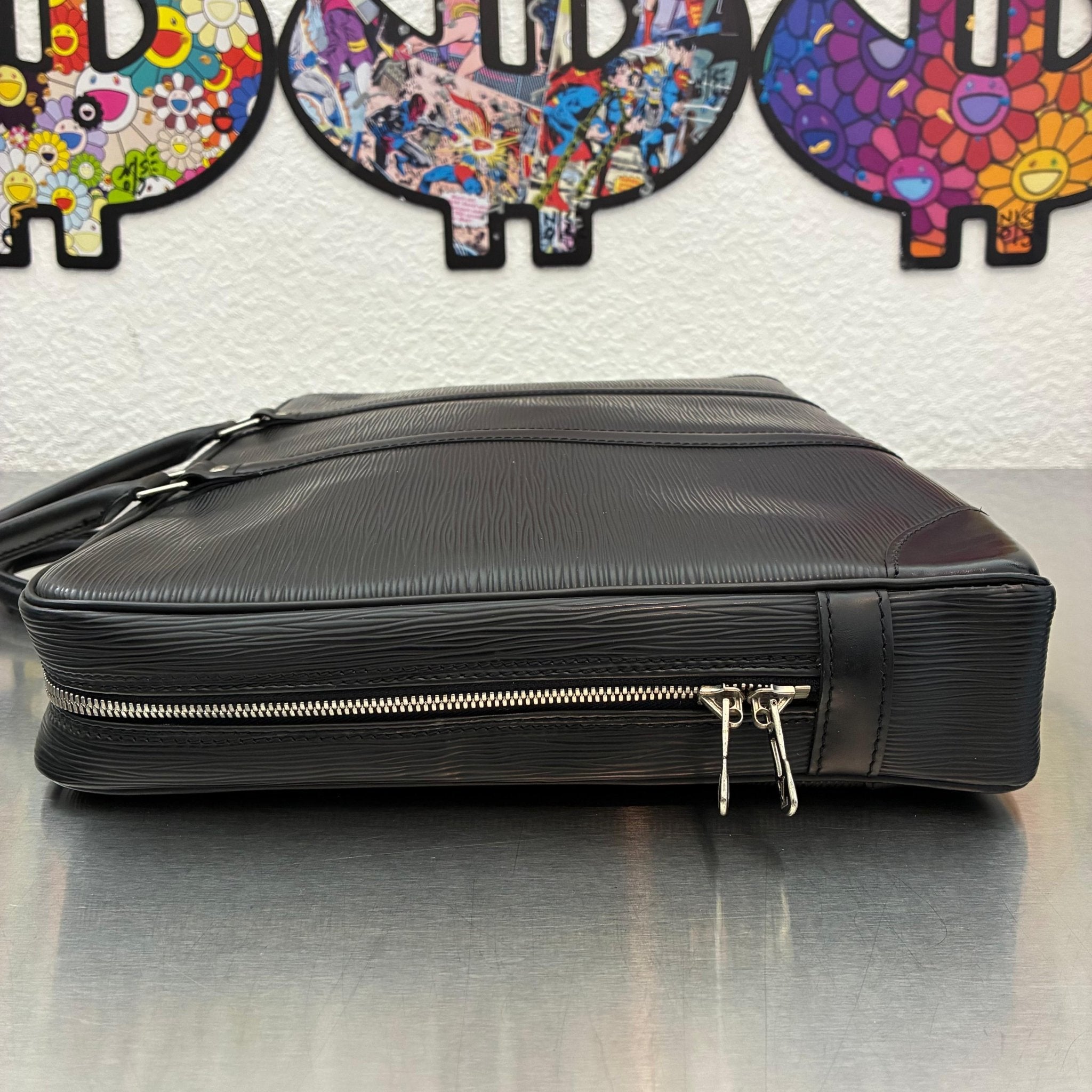 Louis Vuitton Porte Documents Voyage Epi