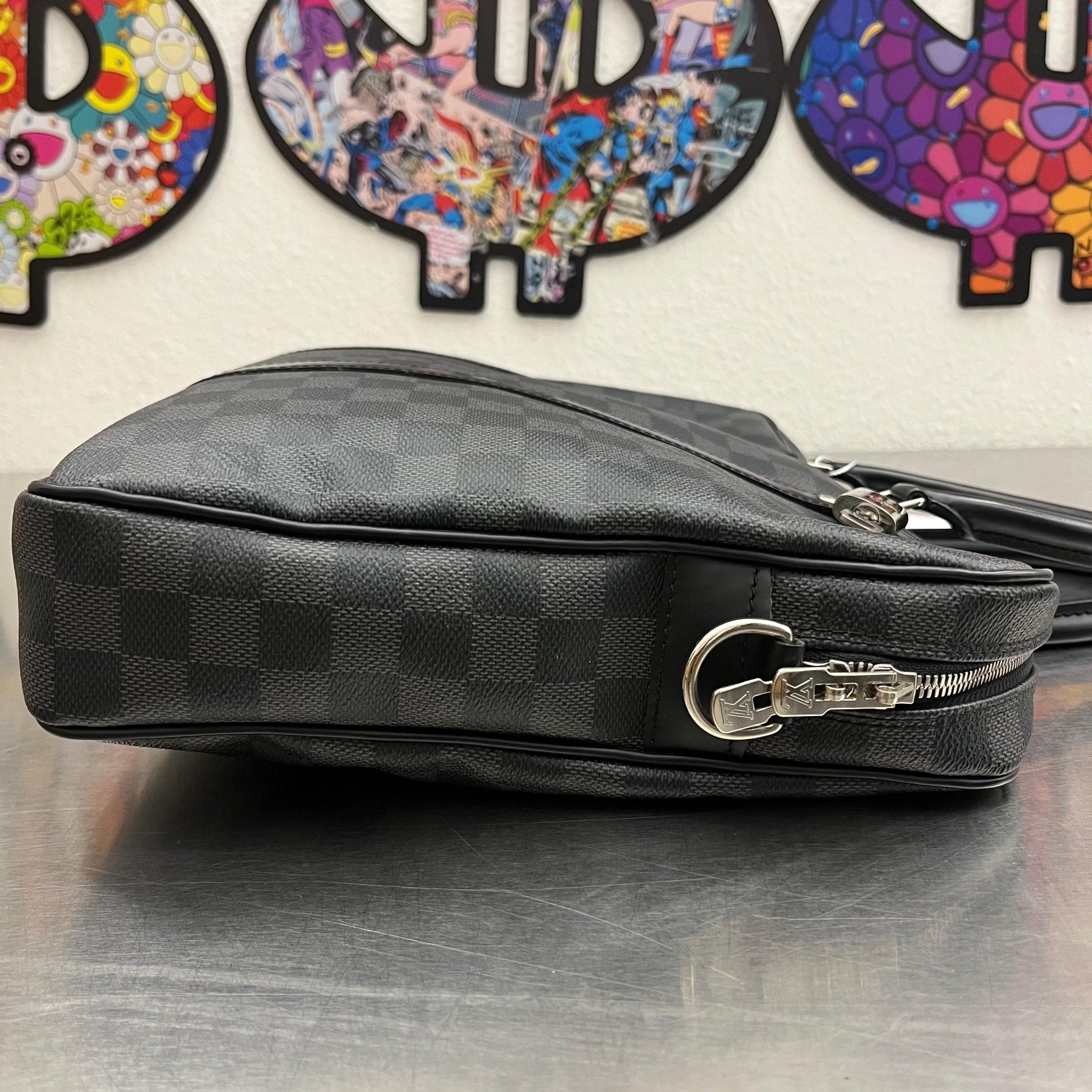 Louis Vuitton Porte Documents Voyage PM