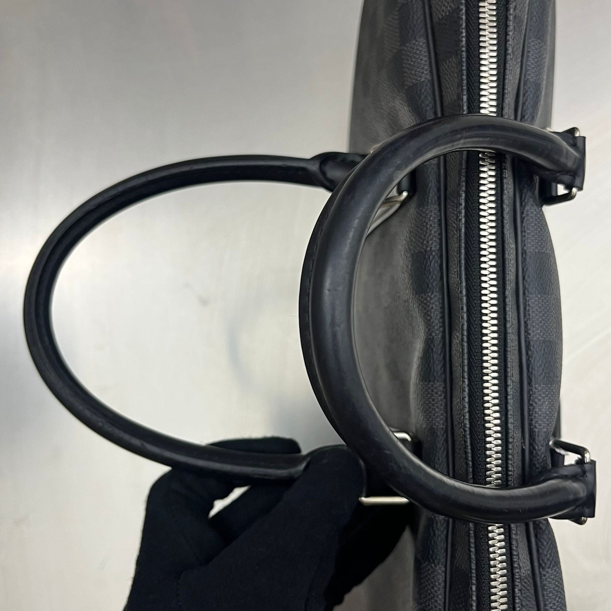 Louis Vuitton Porte Documents Voyage PM