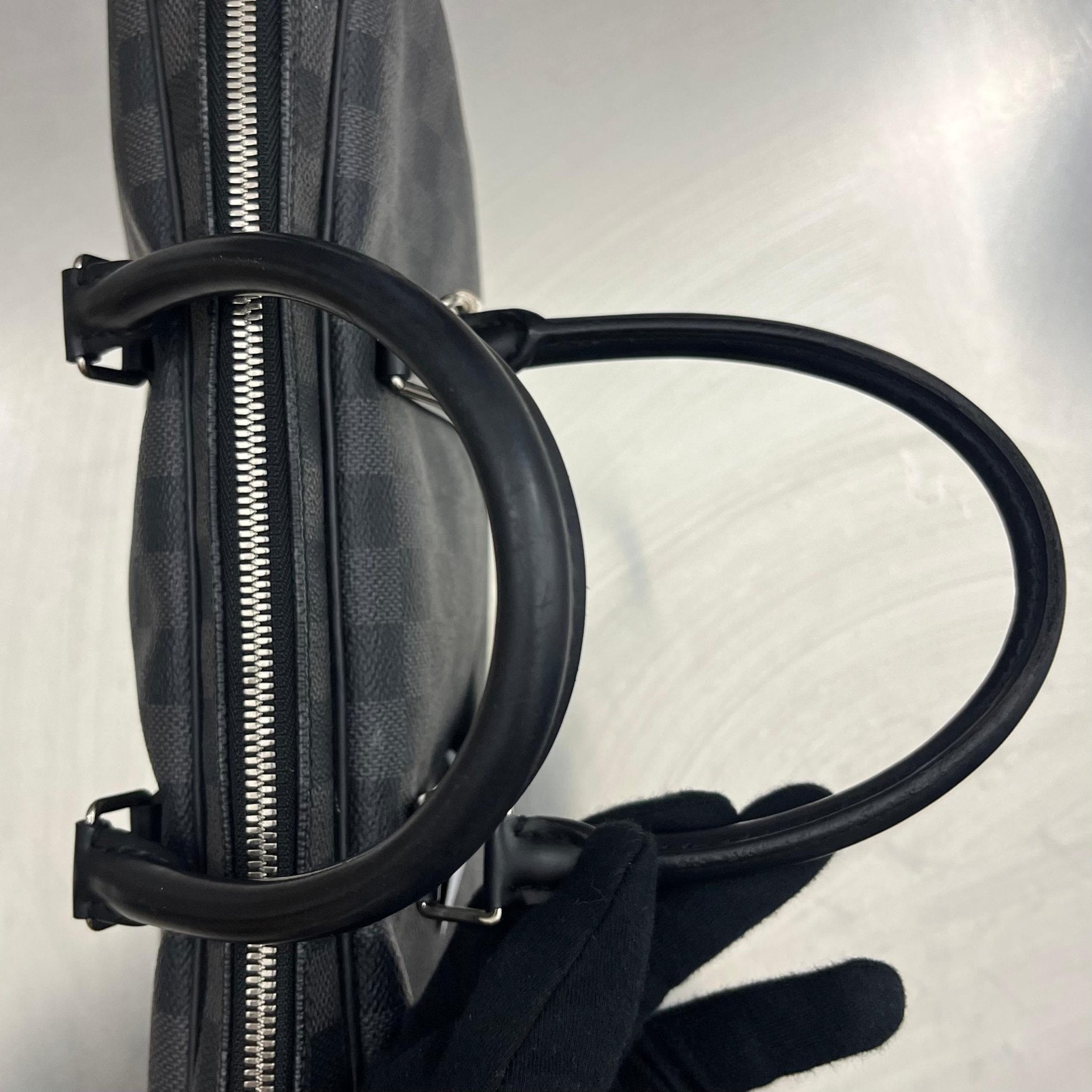 Louis Vuitton Porte Documents Voyage PM