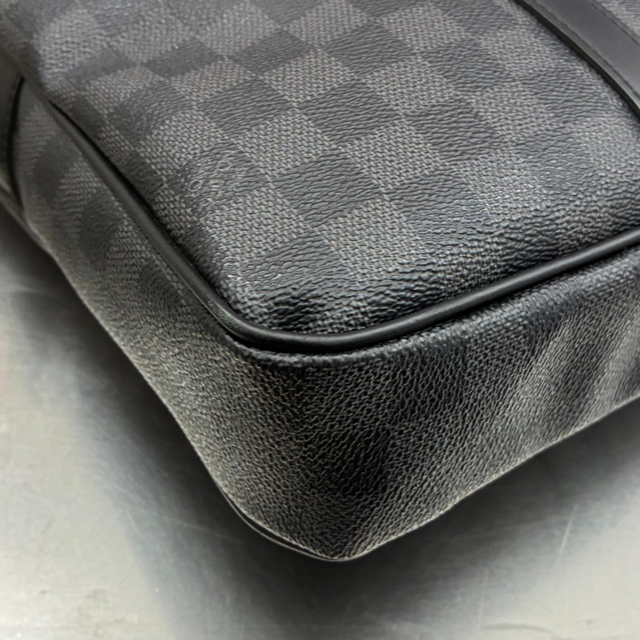 Louis Vuitton Porte Documents Voyage PM Damier