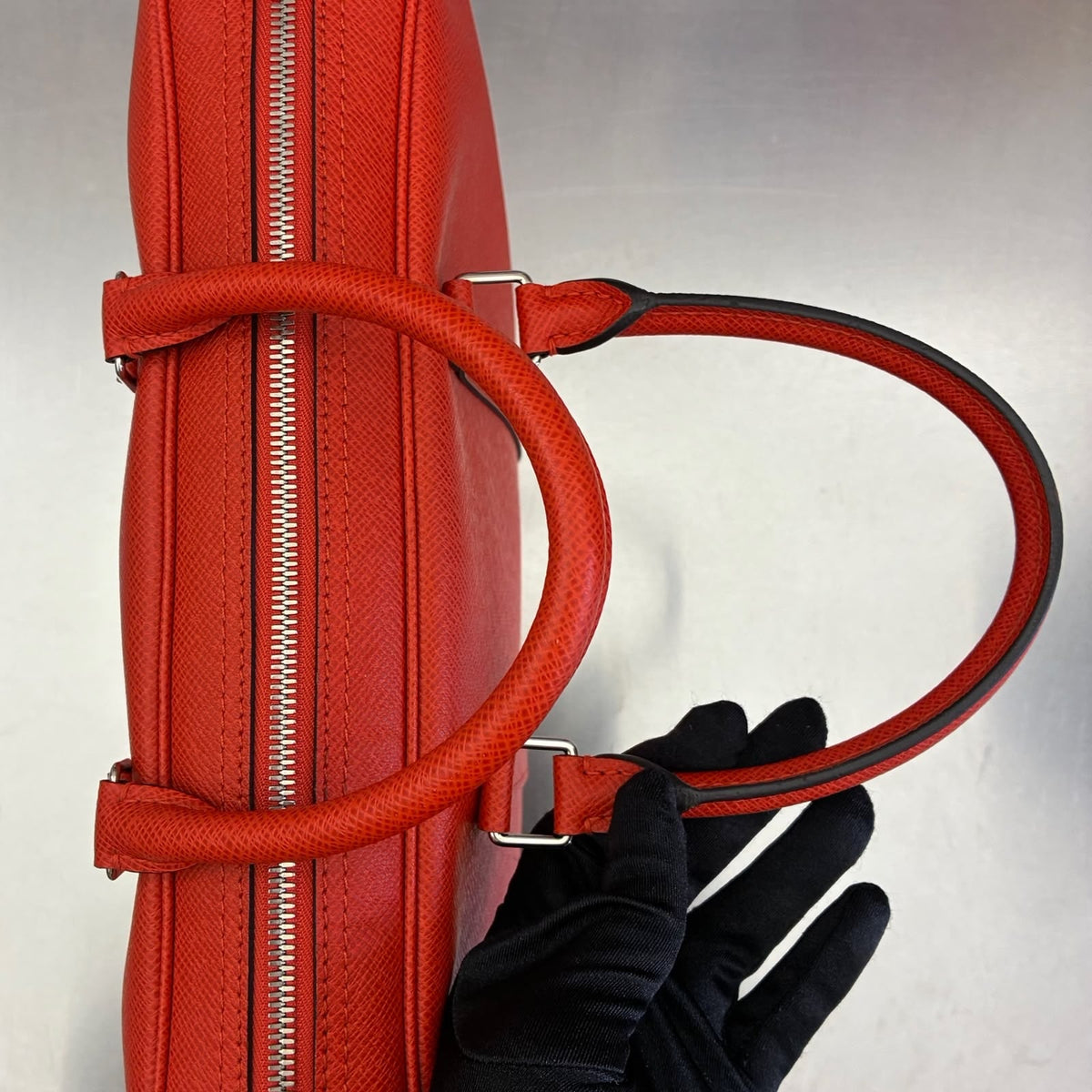 Louis Vuitton Porte Documents Voyage Taiga