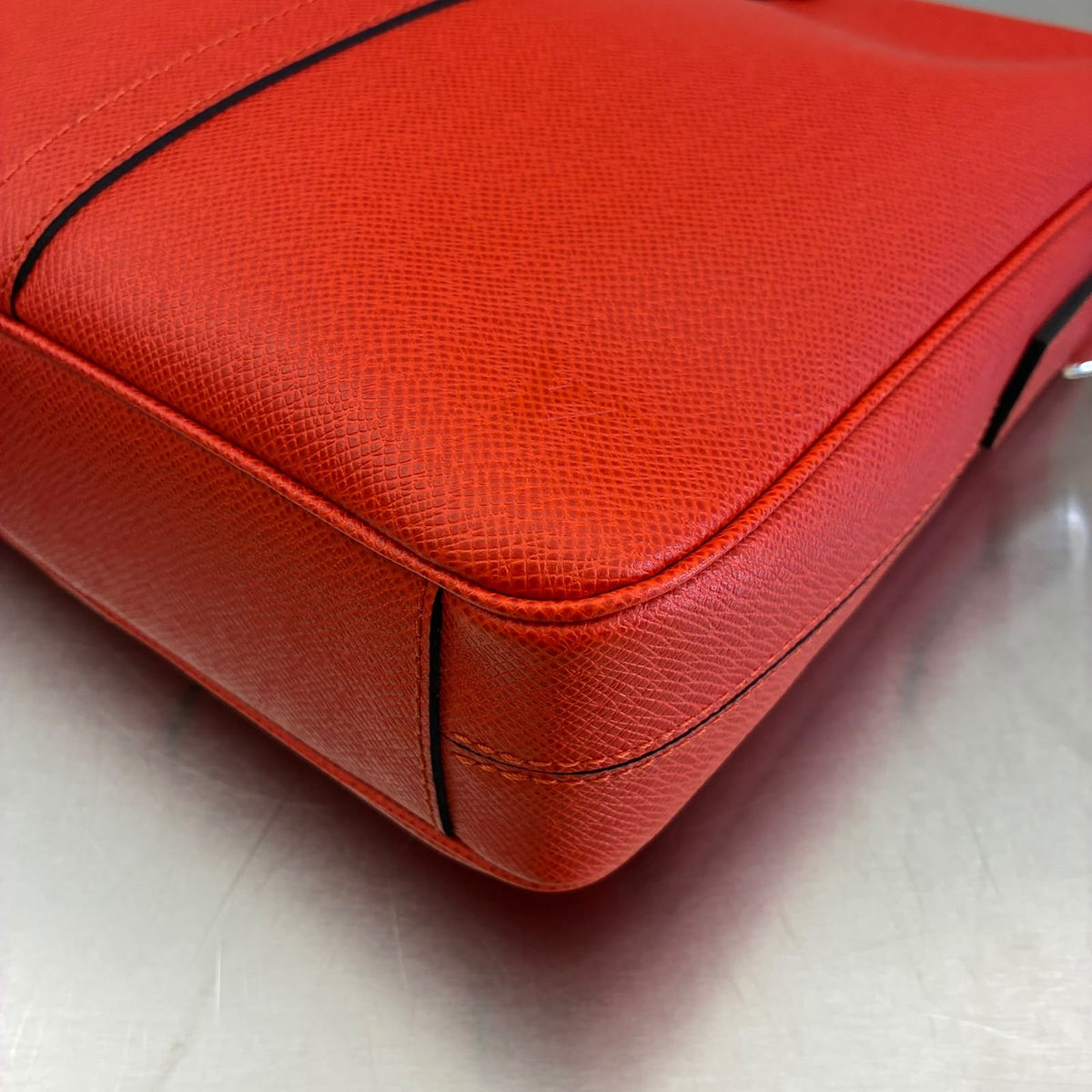 Louis Vuitton Porte Documents Voyage Taiga