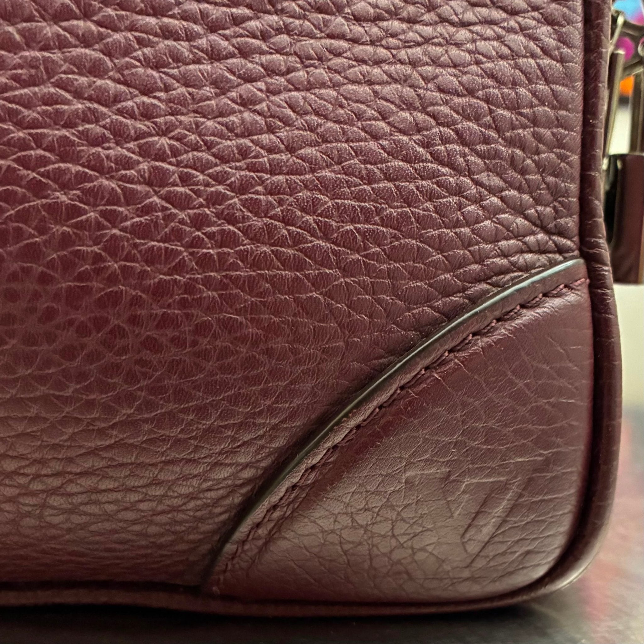 Louis Vuitton Porte Documents Voyage Taurillon Leder