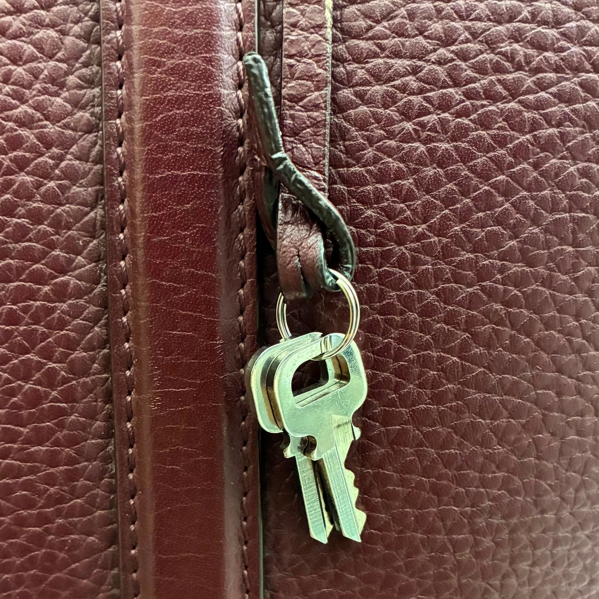 Louis Vuitton Porte Documents Voyage Taurillon Leder