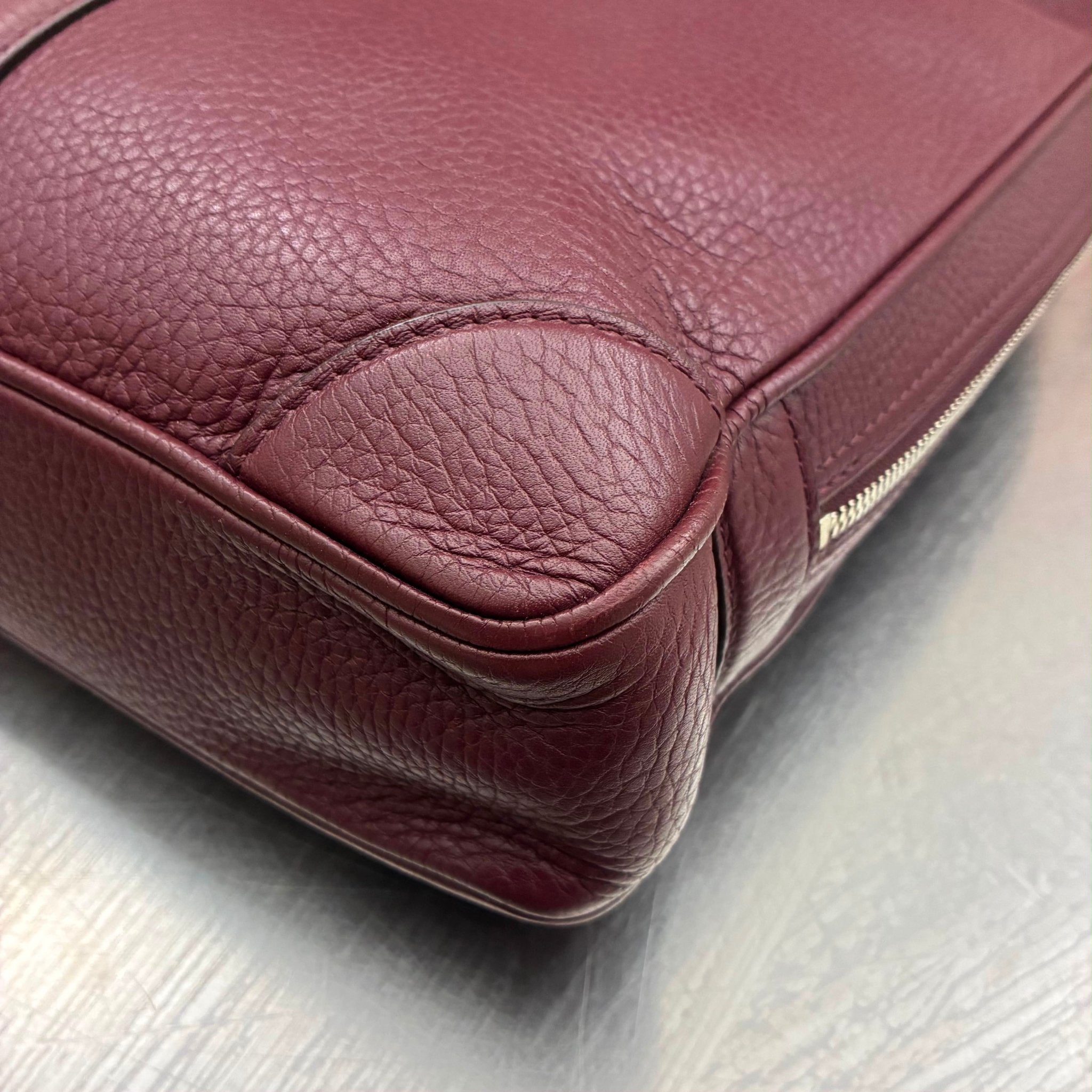 Louis Vuitton Porte Documents Voyage Taurillon Leder