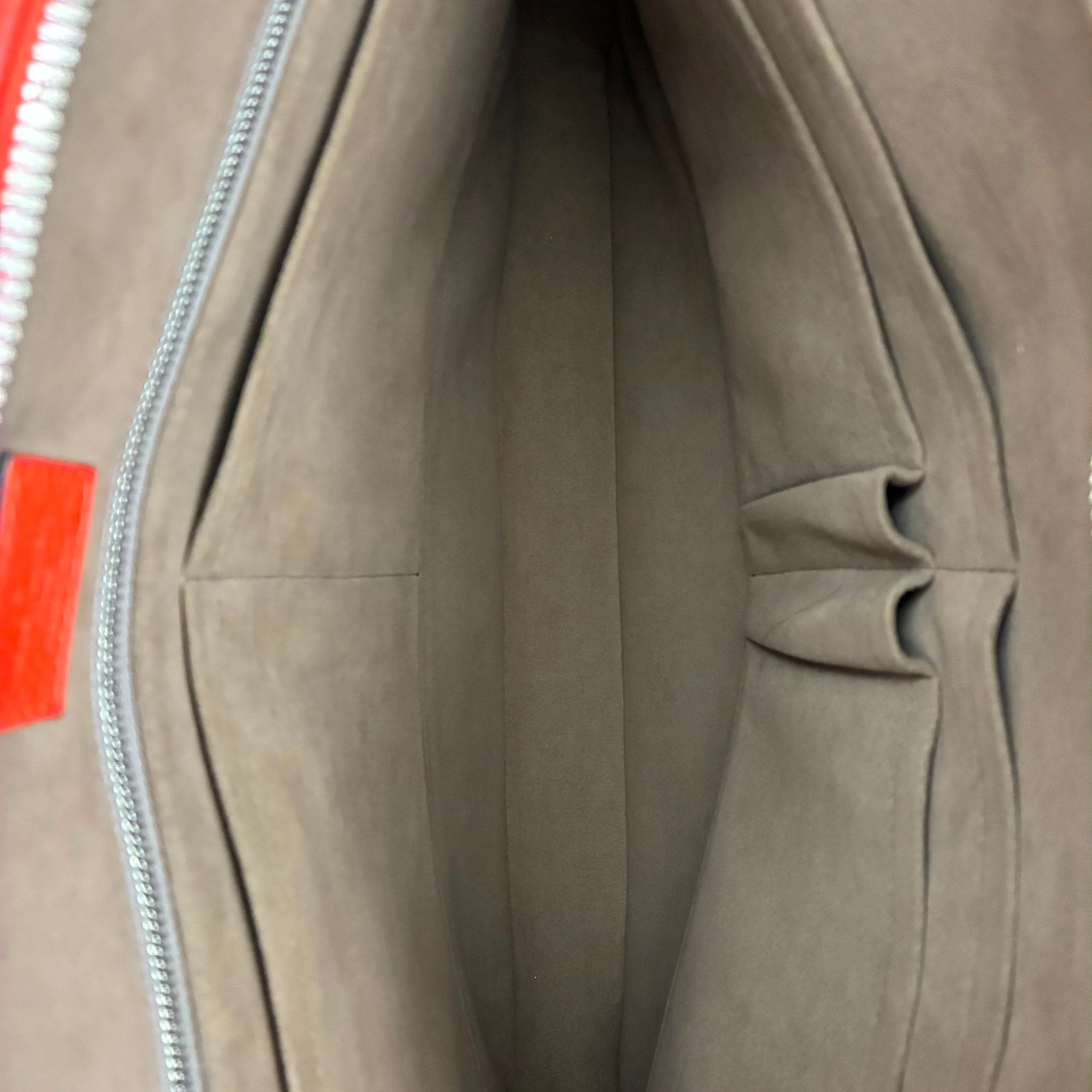 Louis Vuitton Porte Documents Voyage Taurillon Leder