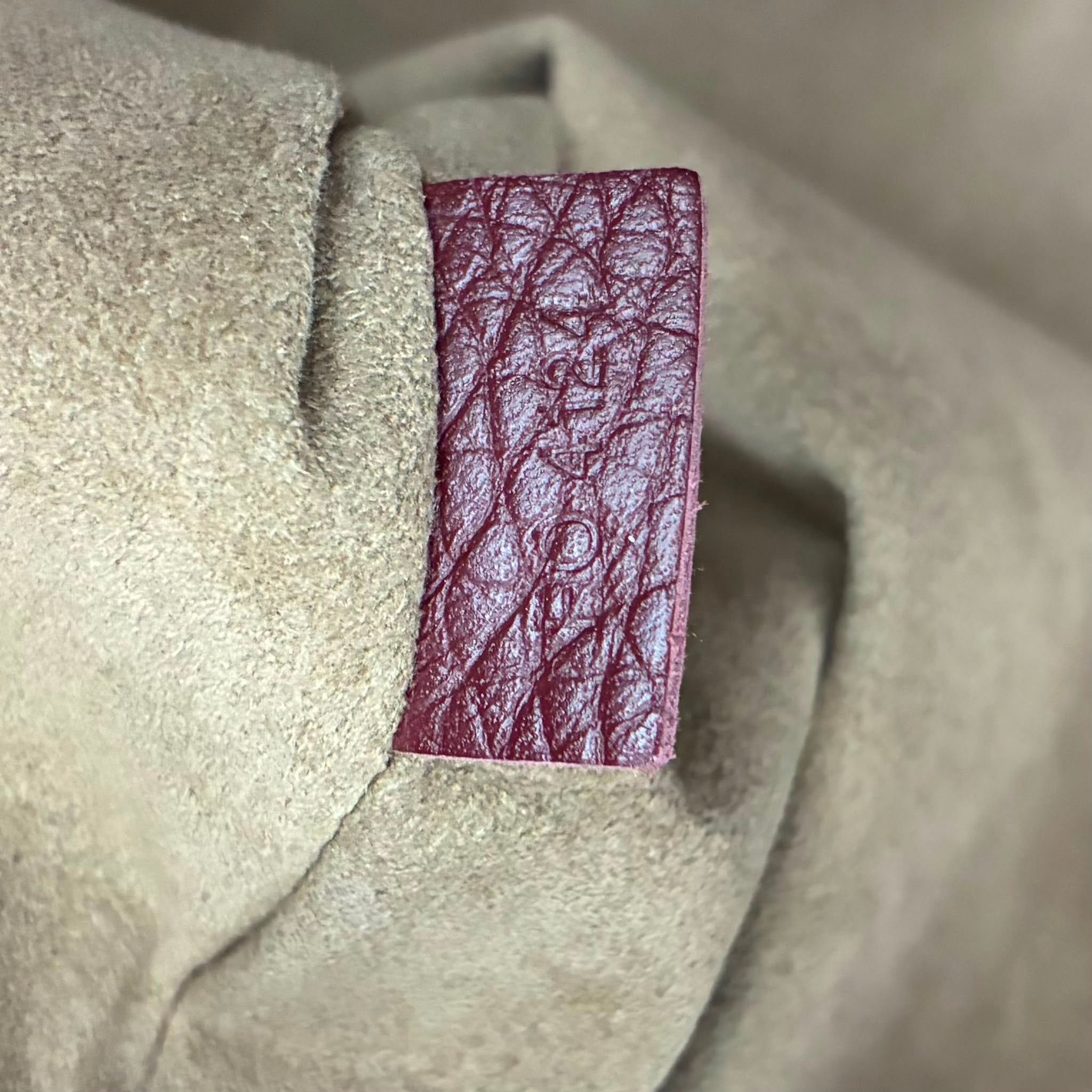 Louis Vuitton Porte Documents Voyage Taurillon Leder