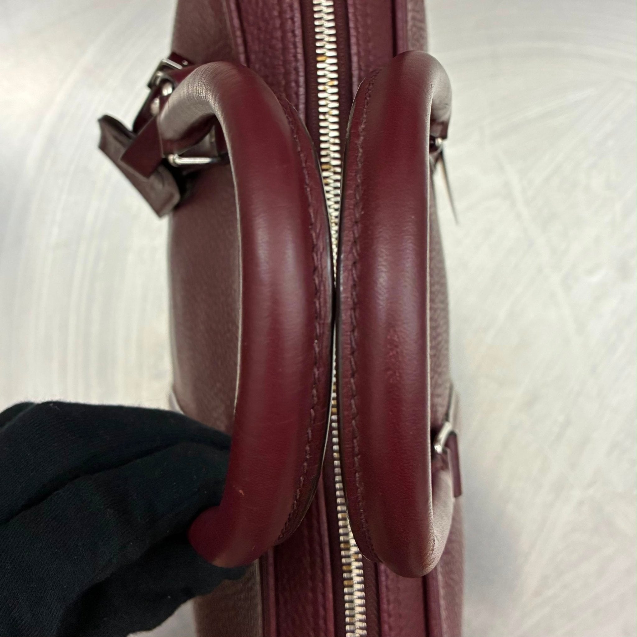 Louis Vuitton Porte Documents Voyage Taurillon Leder