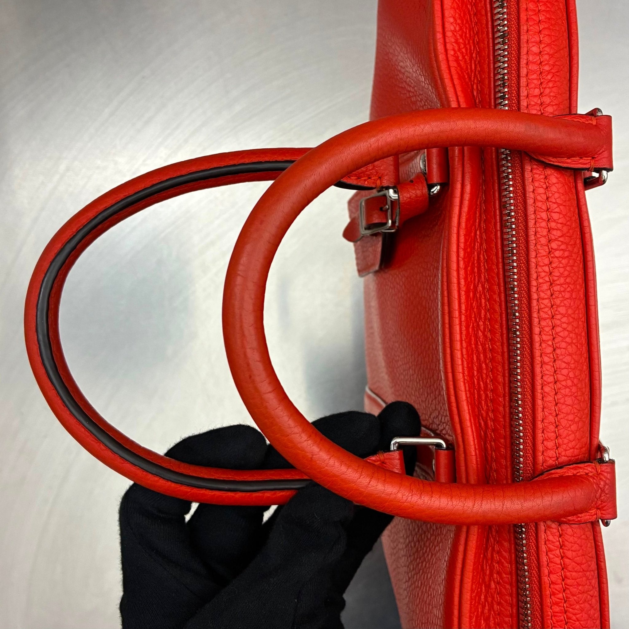 Louis Vuitton Porte Documents Voyage Taurillon Leder