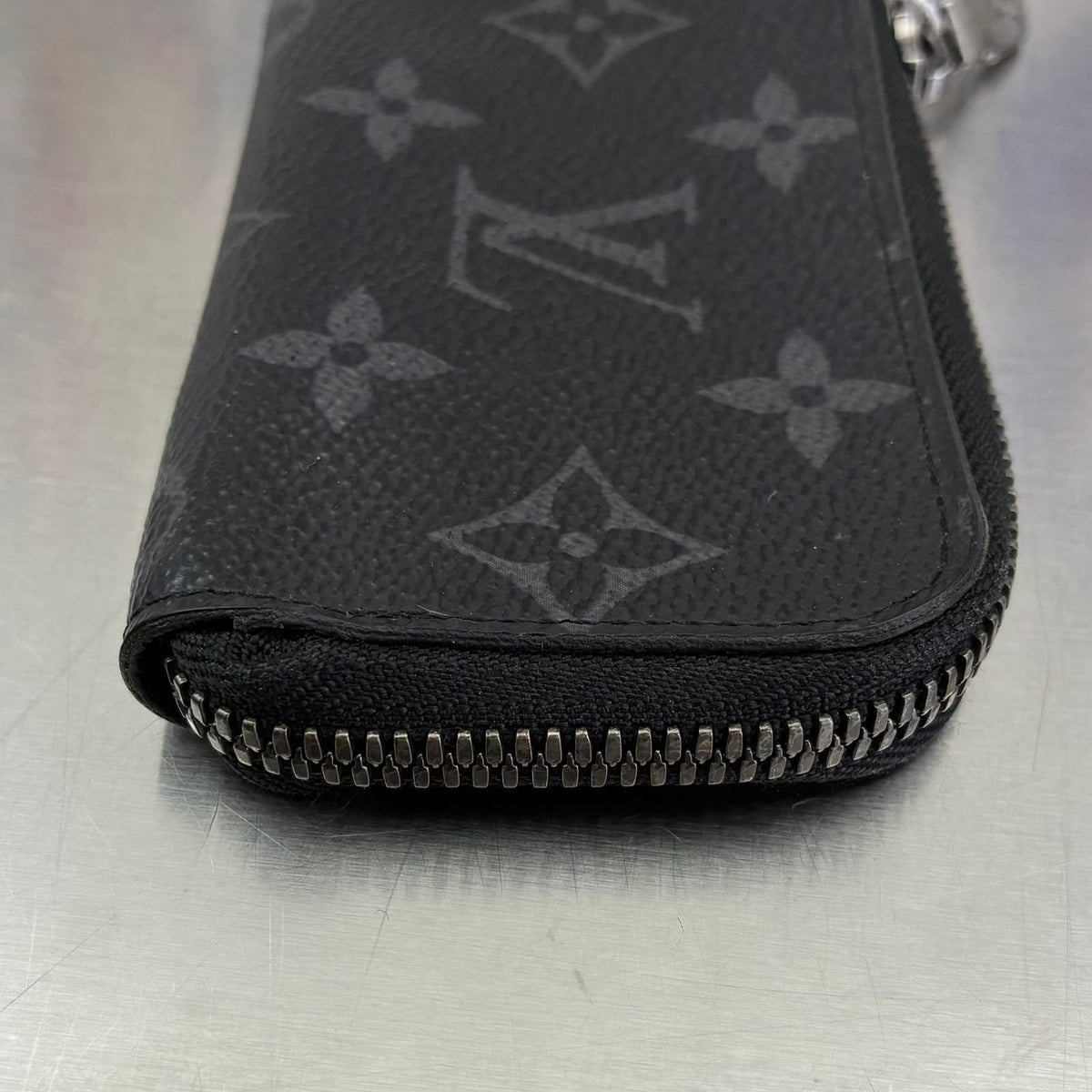 Louis Vuitton Porte Monnaie Jour Monogram Eclipse